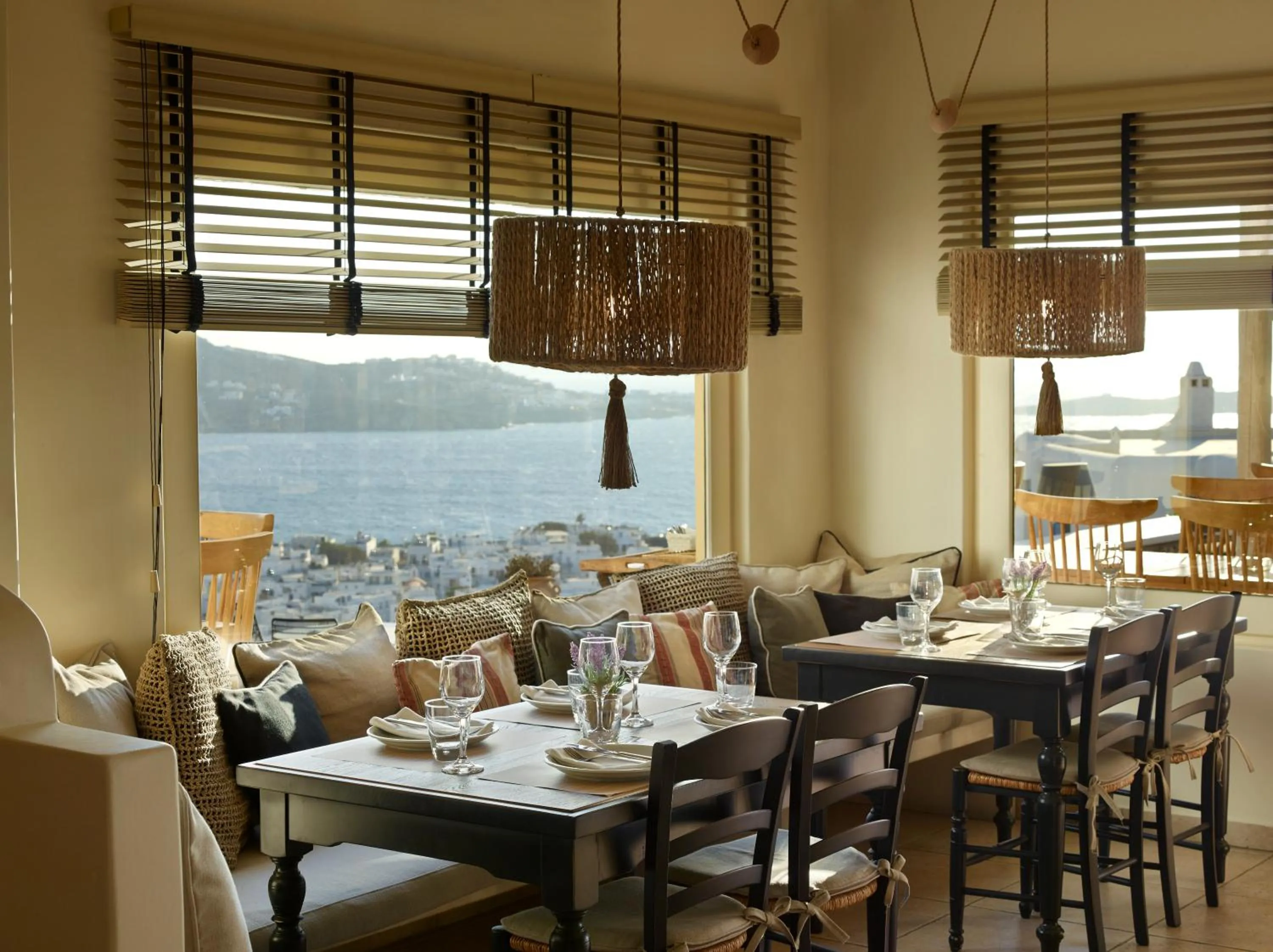 Restaurant/places to eat in Vencia Boutique Hotel