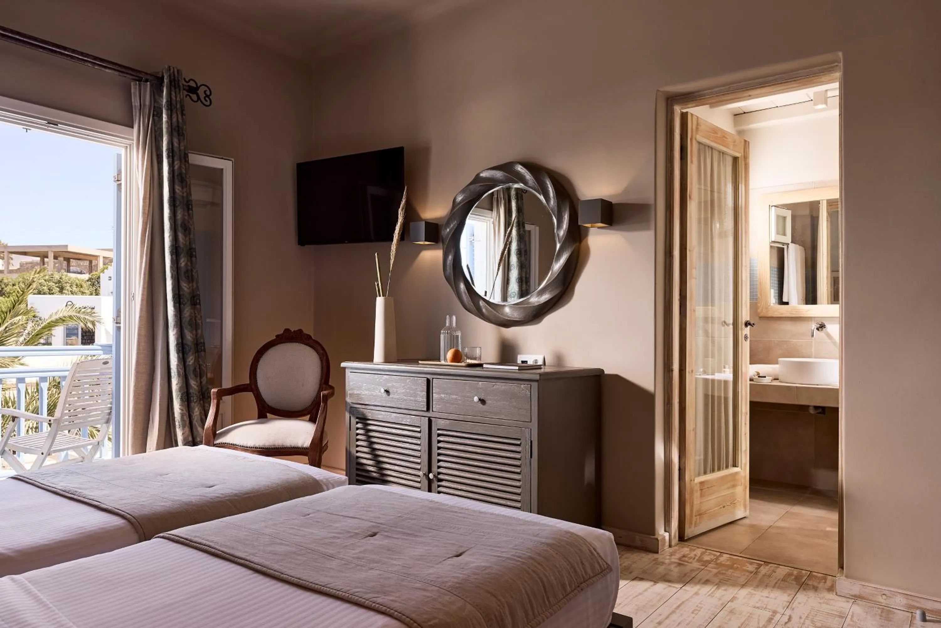 Bedroom, Bed in Vencia Boutique Hotel