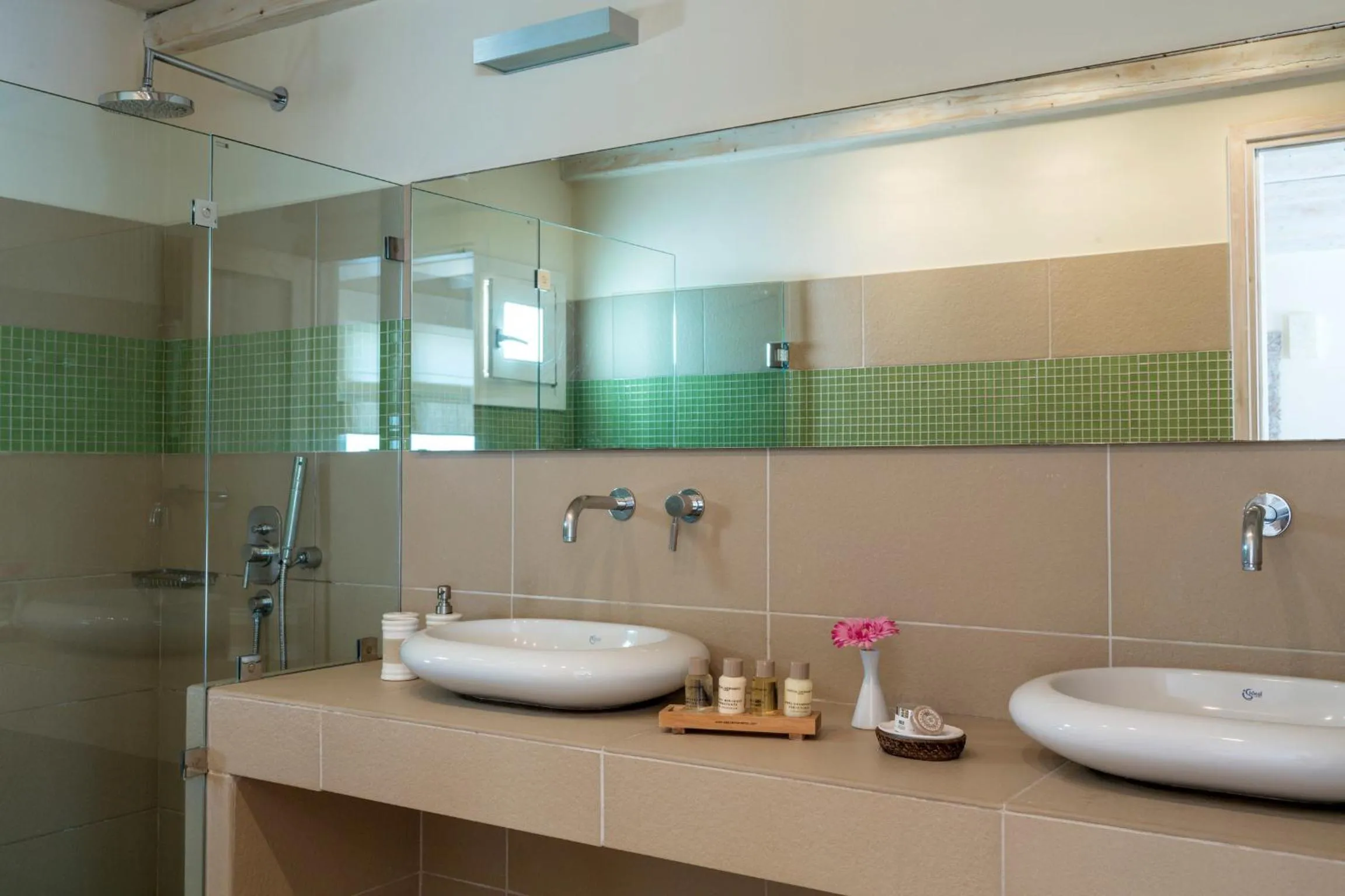 Bathroom in Vencia Boutique Hotel