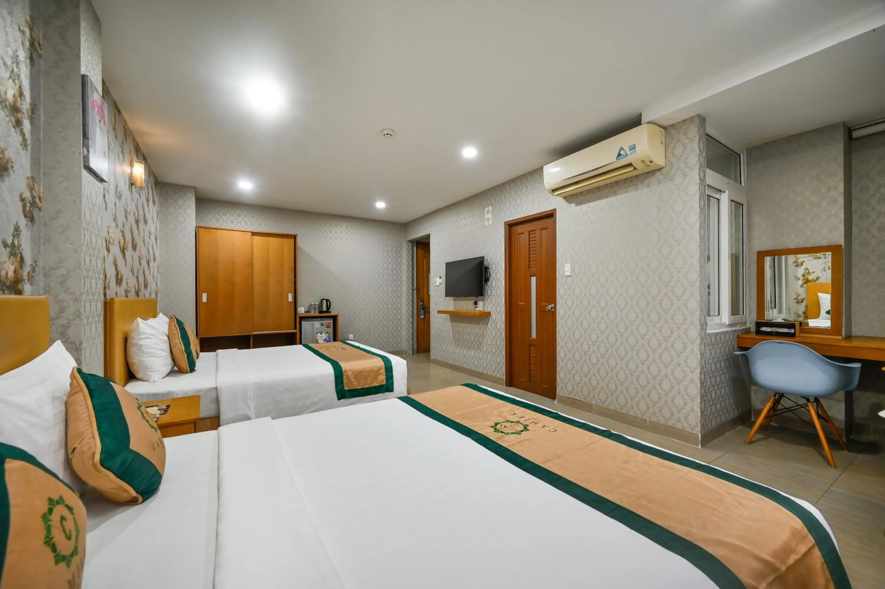 Bed in Camila Airport Hotel