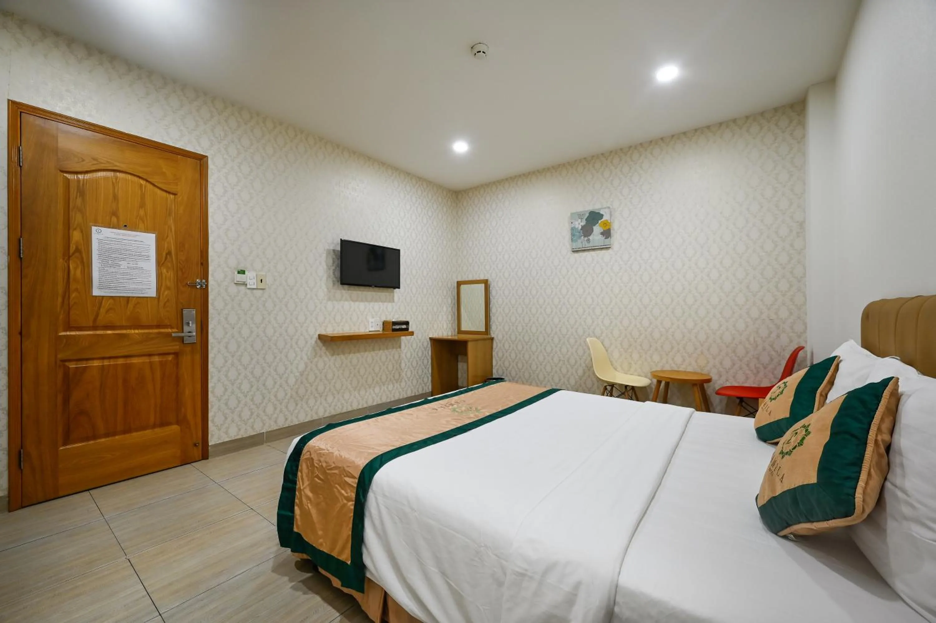 Bed in Camila Airport Hotel