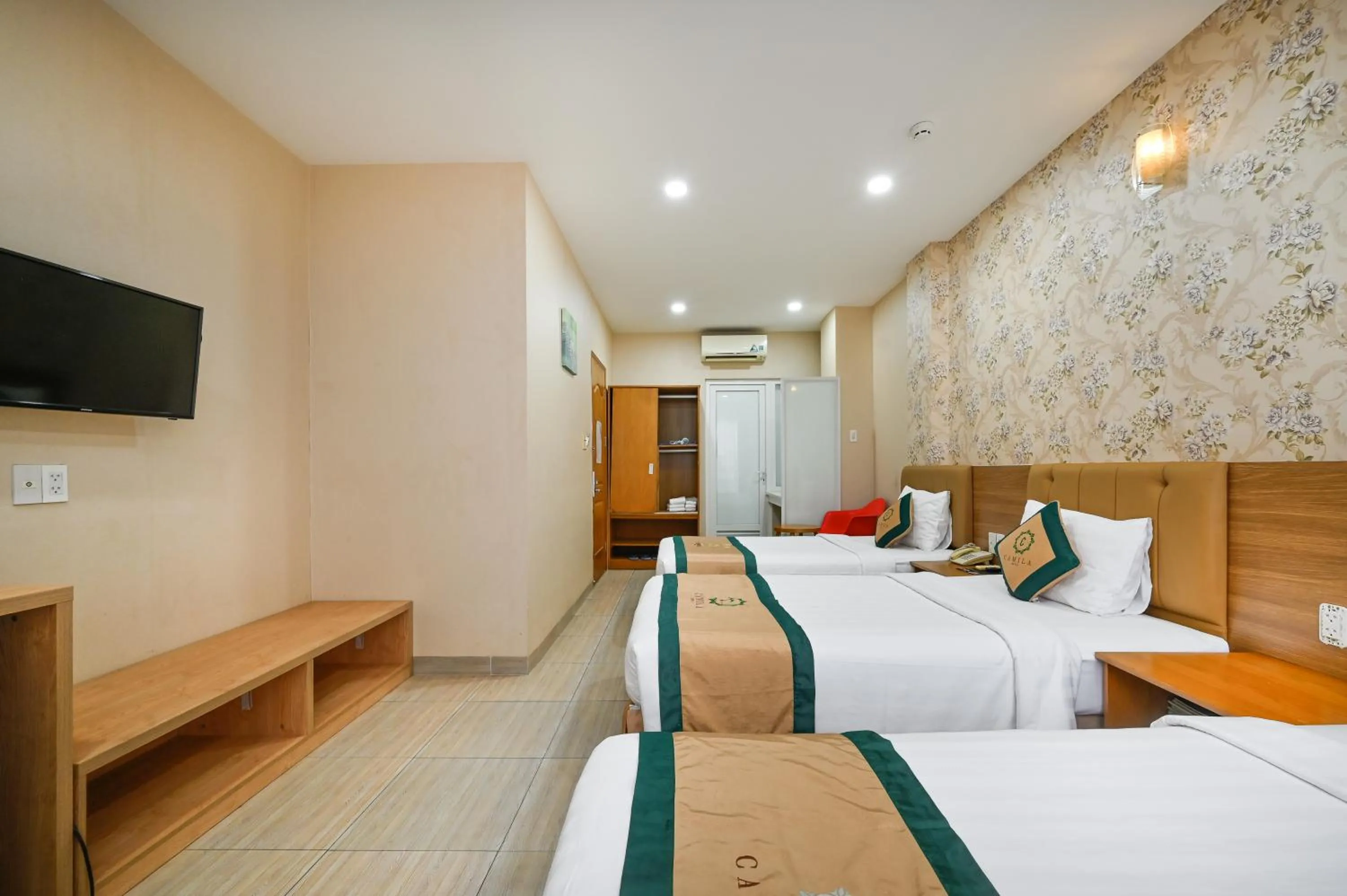 Bed in Camila Airport Hotel