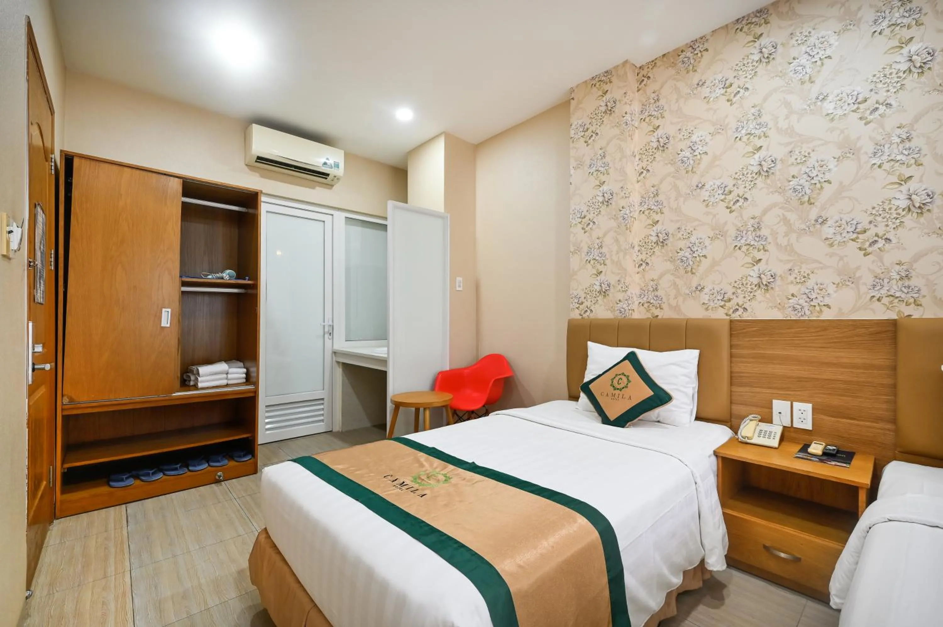 Bed in Camila Airport Hotel