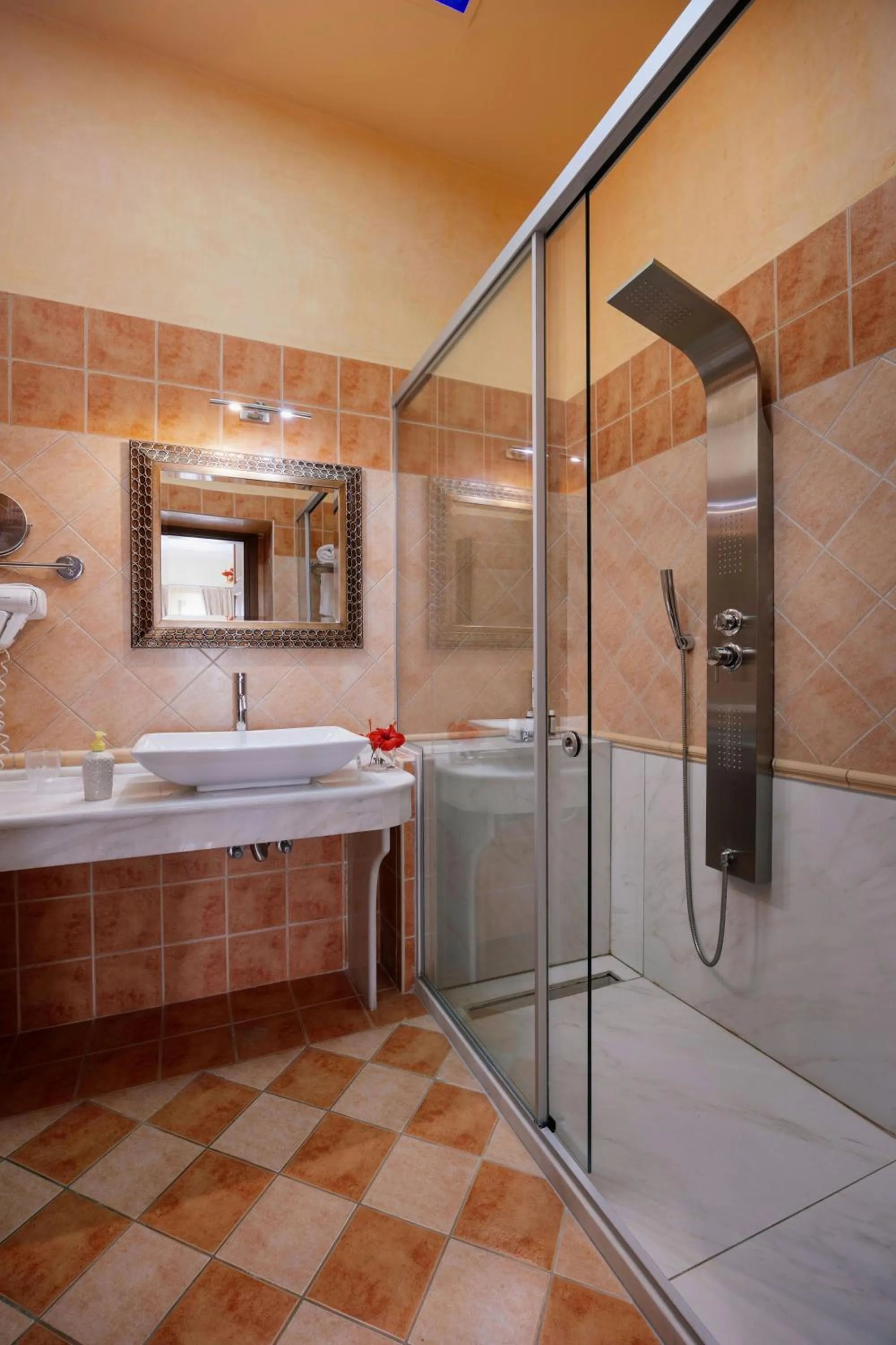 Shower in Casa Moazzo Suites and Apartments