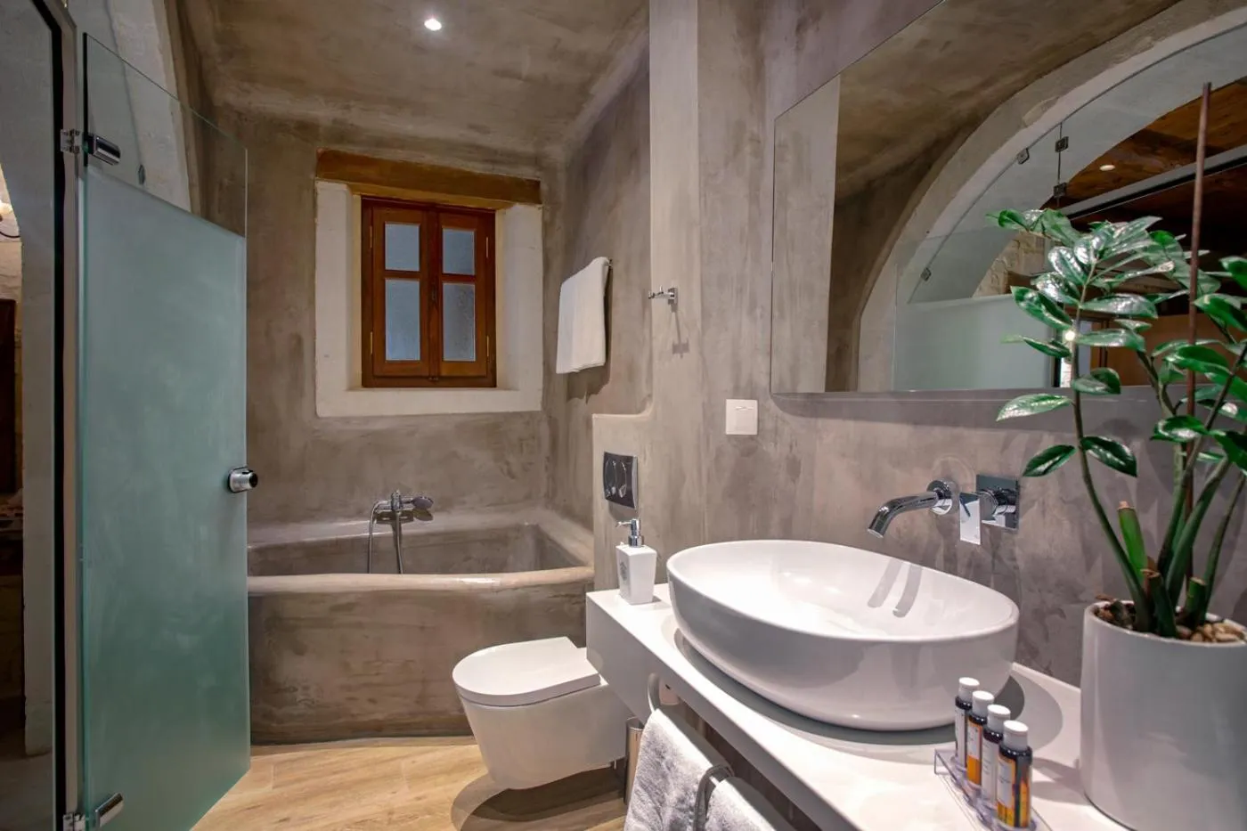 Toilet in Casa Moazzo Suites and Apartments