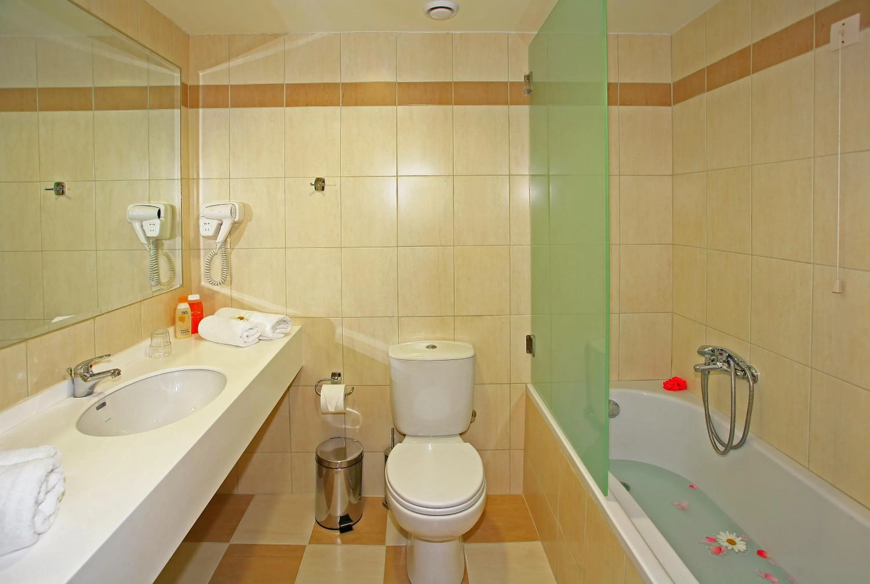 Bathroom in Eurohotel Katrin Hotel & Bungalows