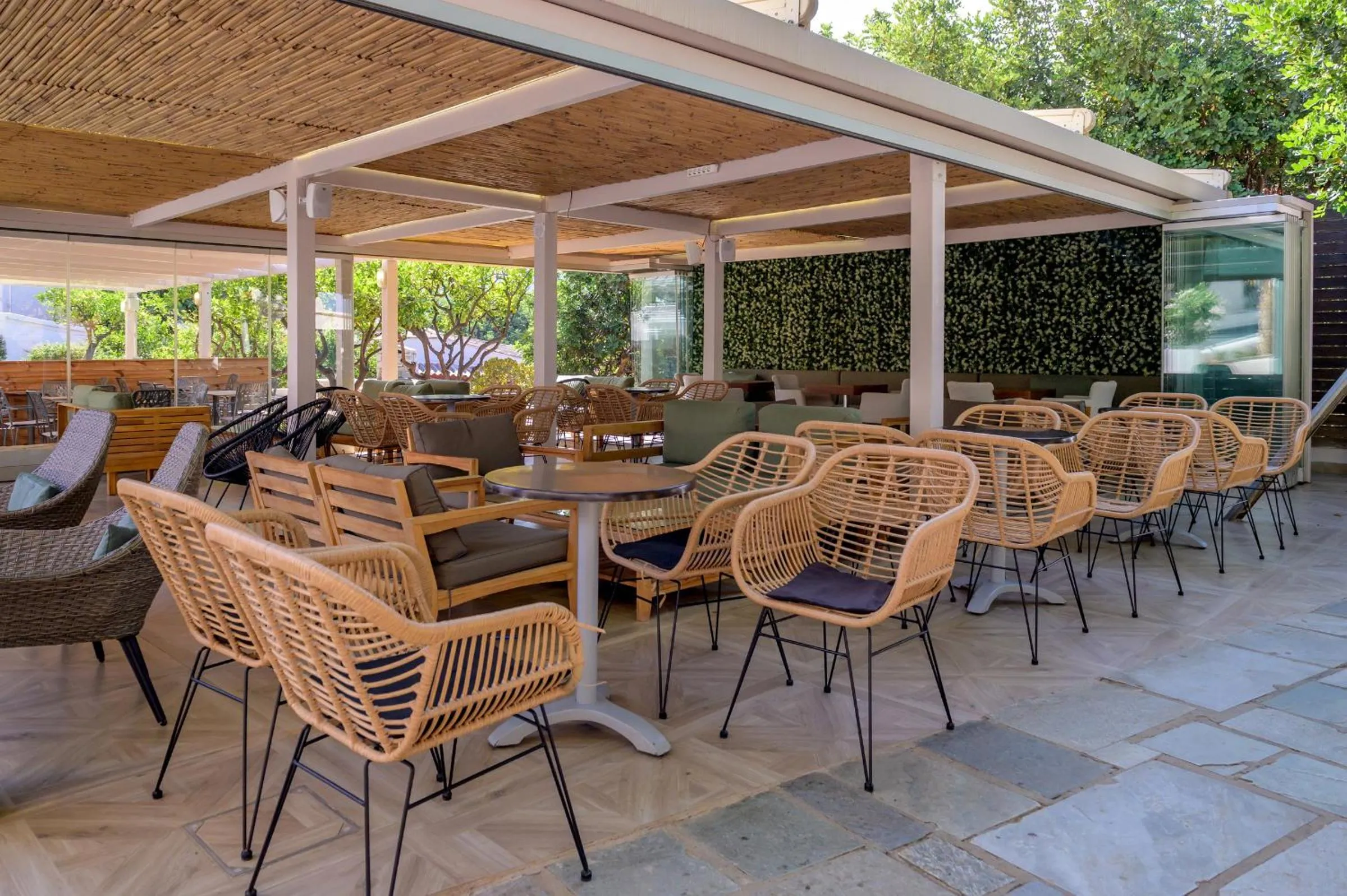 Patio in Eurohotel Katrin Hotel & Bungalows