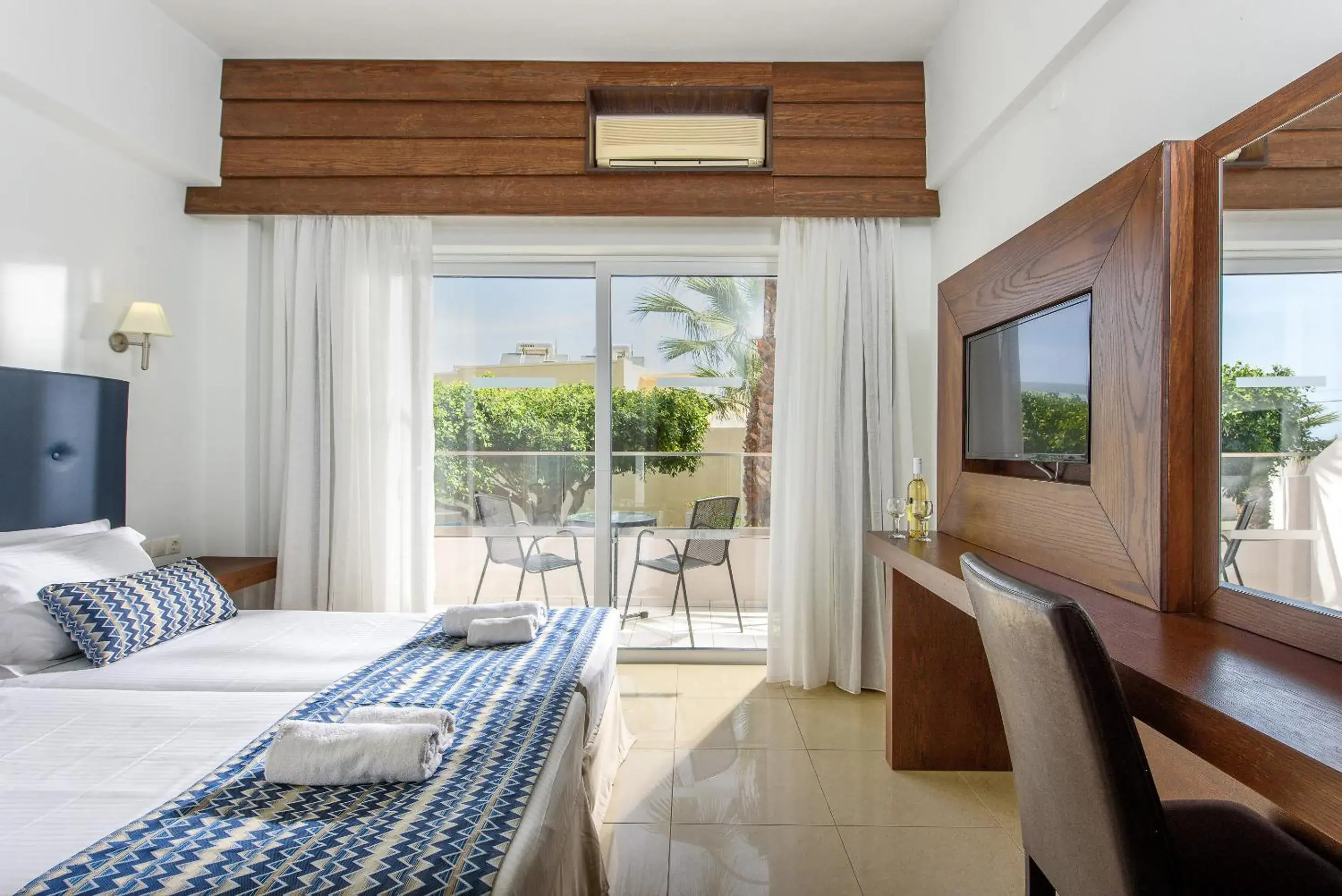 Double Room in Eurohotel Katrin Hotel & Bungalows Double Room in Eurohotel Katrin Hotel & Bungalows