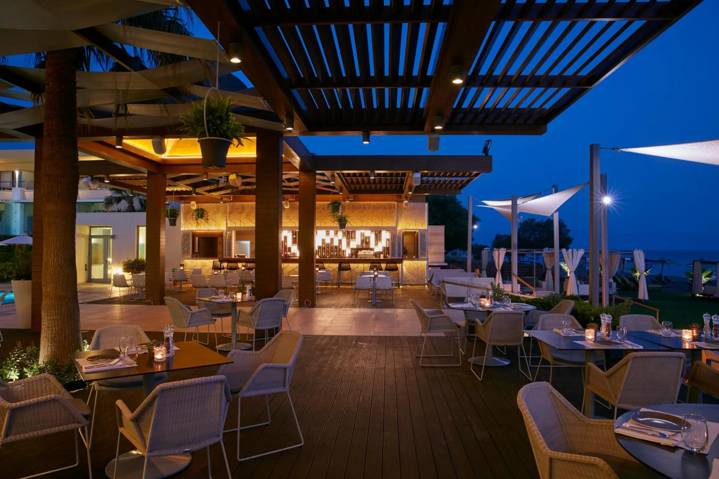 Restaurant/places to eat in Minoa Palace Resort