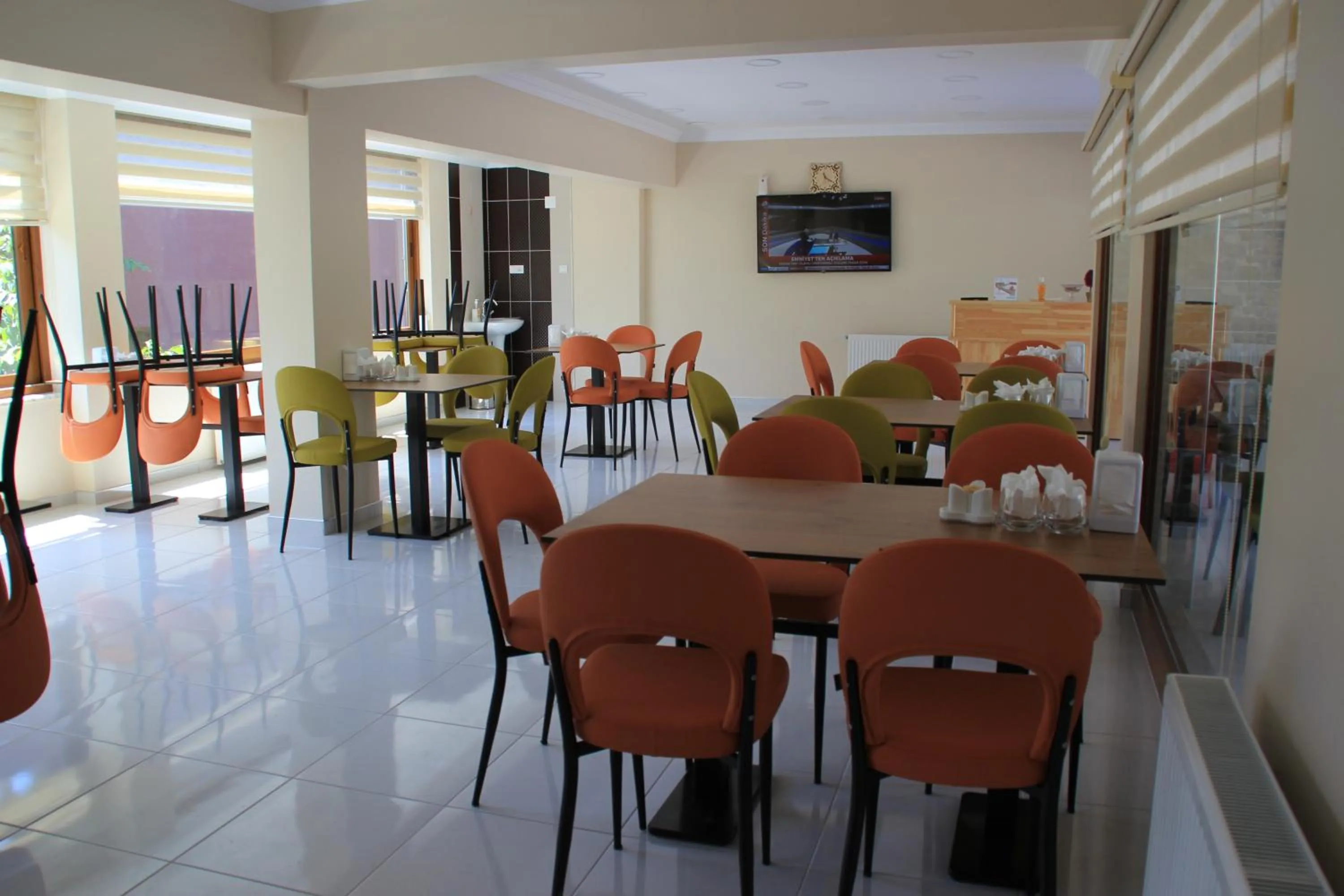 Restaurant/places to eat in Ataköy Otel Cafe Restaurant