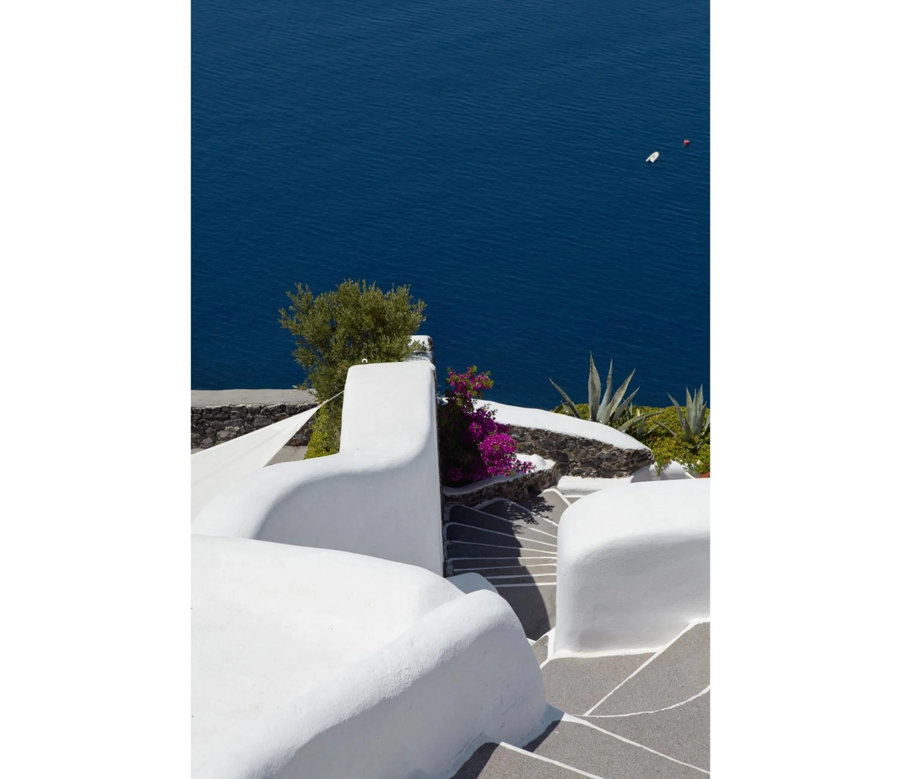 Garden in Perivolas Hotel