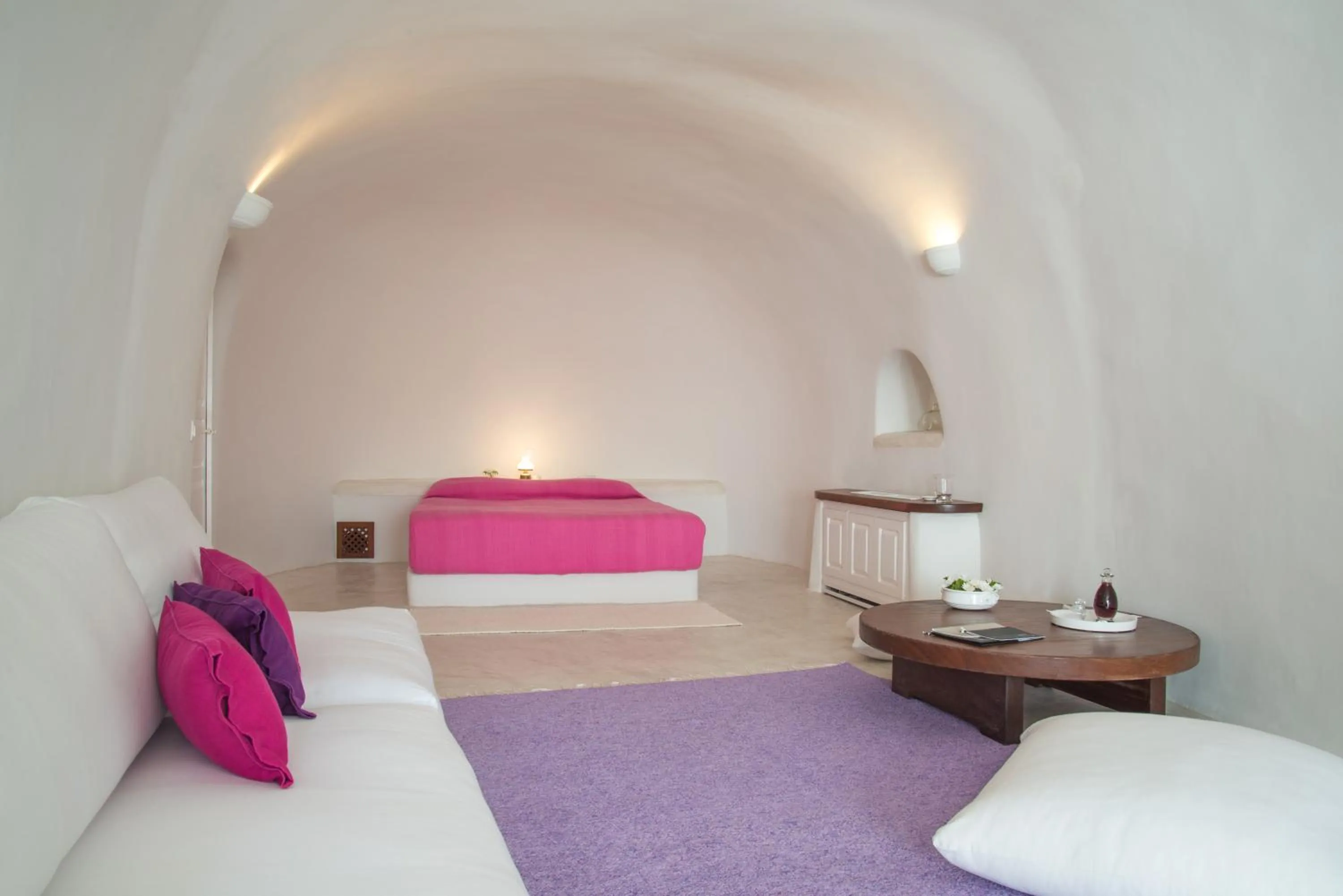 Photo of the whole room, Bed in Perivolas Hotel