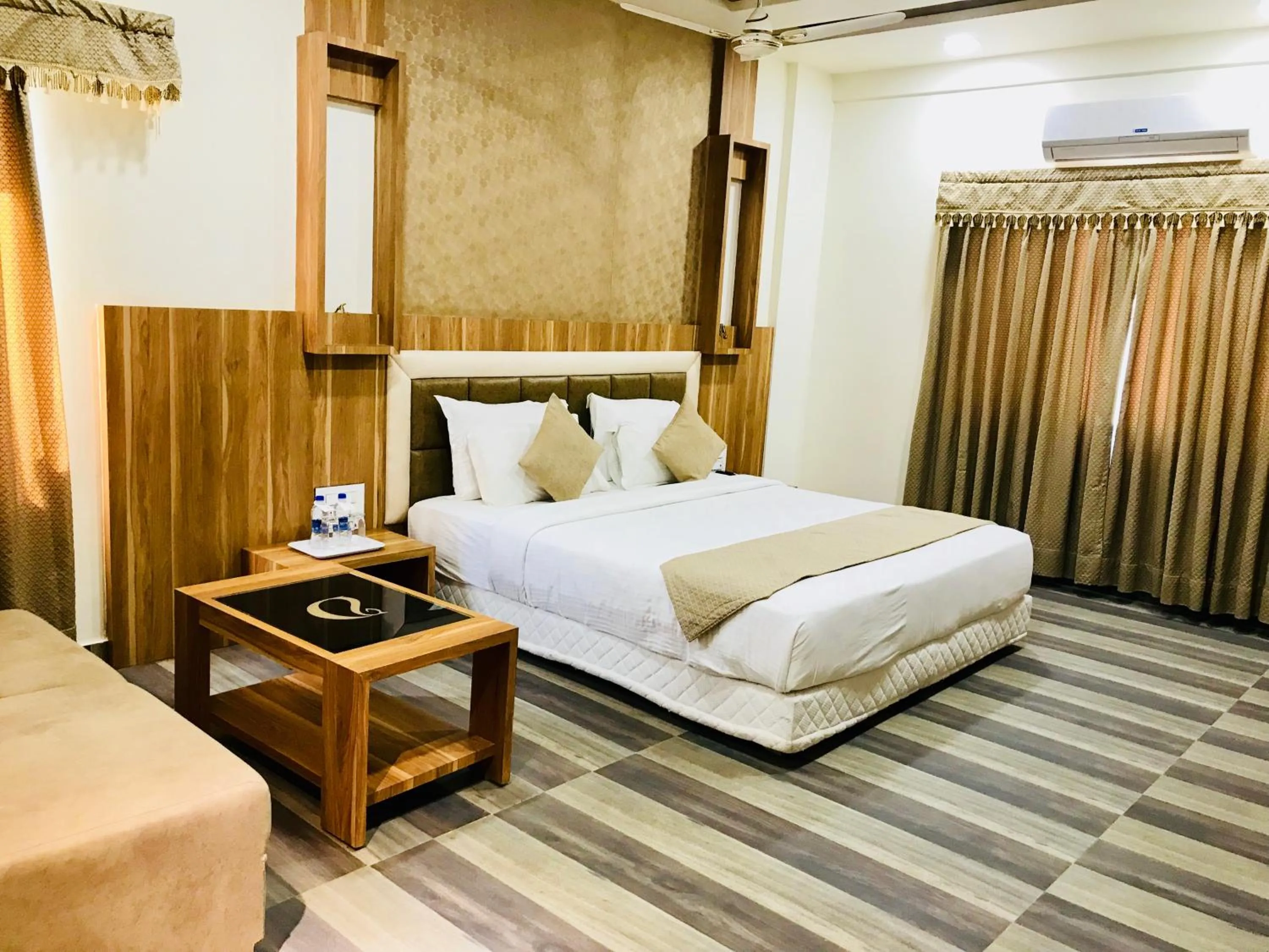 Bed in The Dwarika Hotel