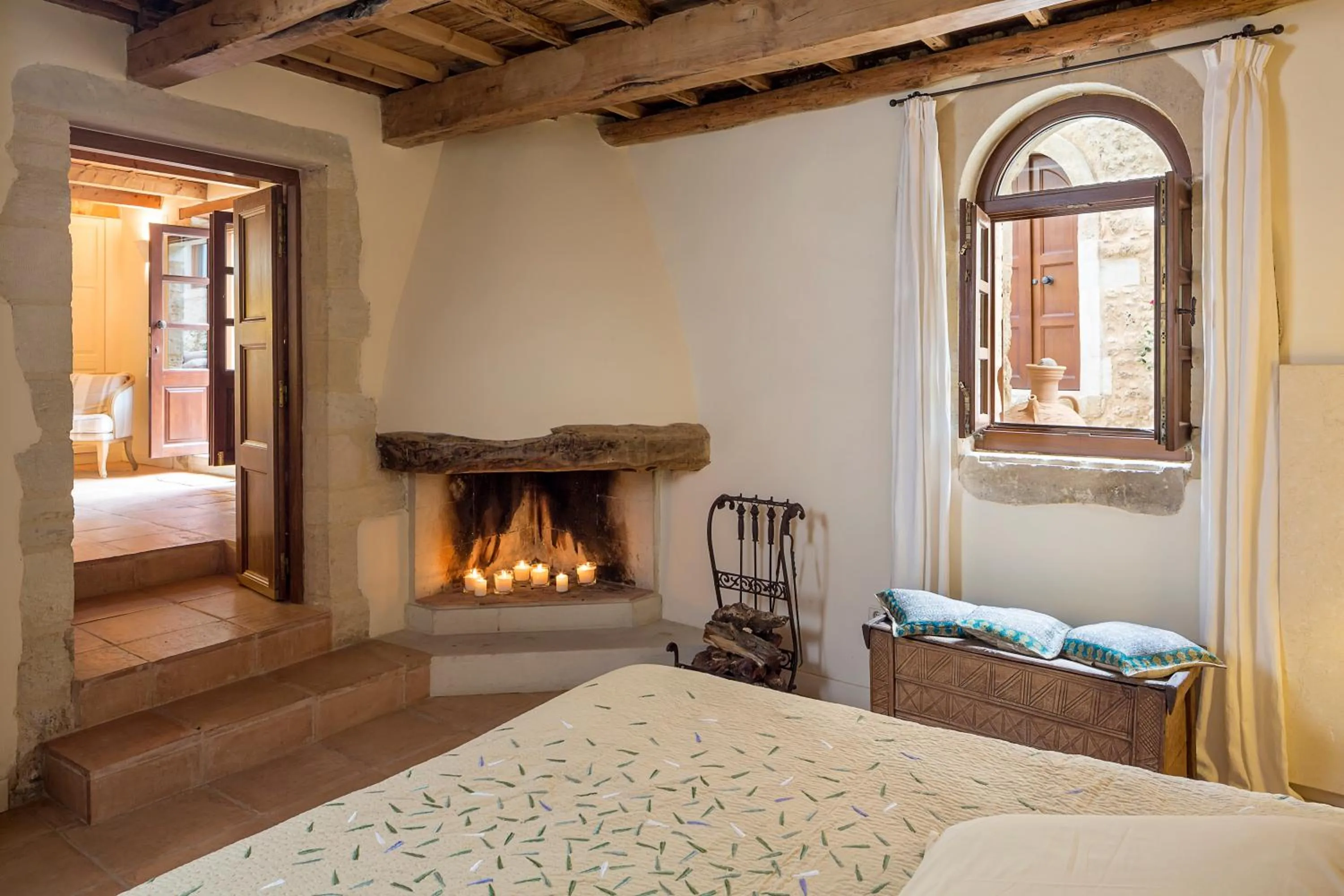 Bedroom, Bed in Kapsaliana Village Hotel