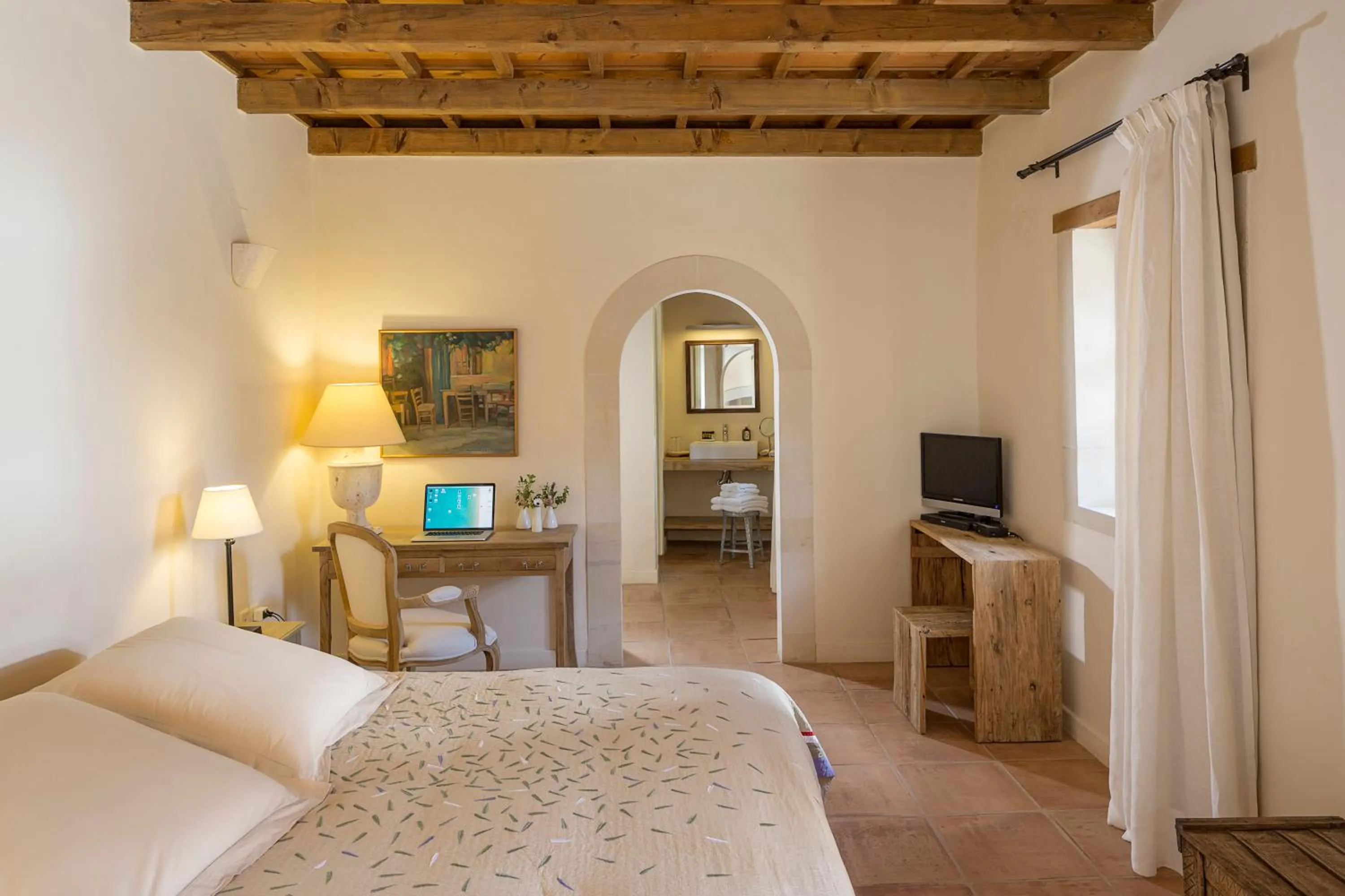 Bedroom, Bed in Kapsaliana Village Hotel