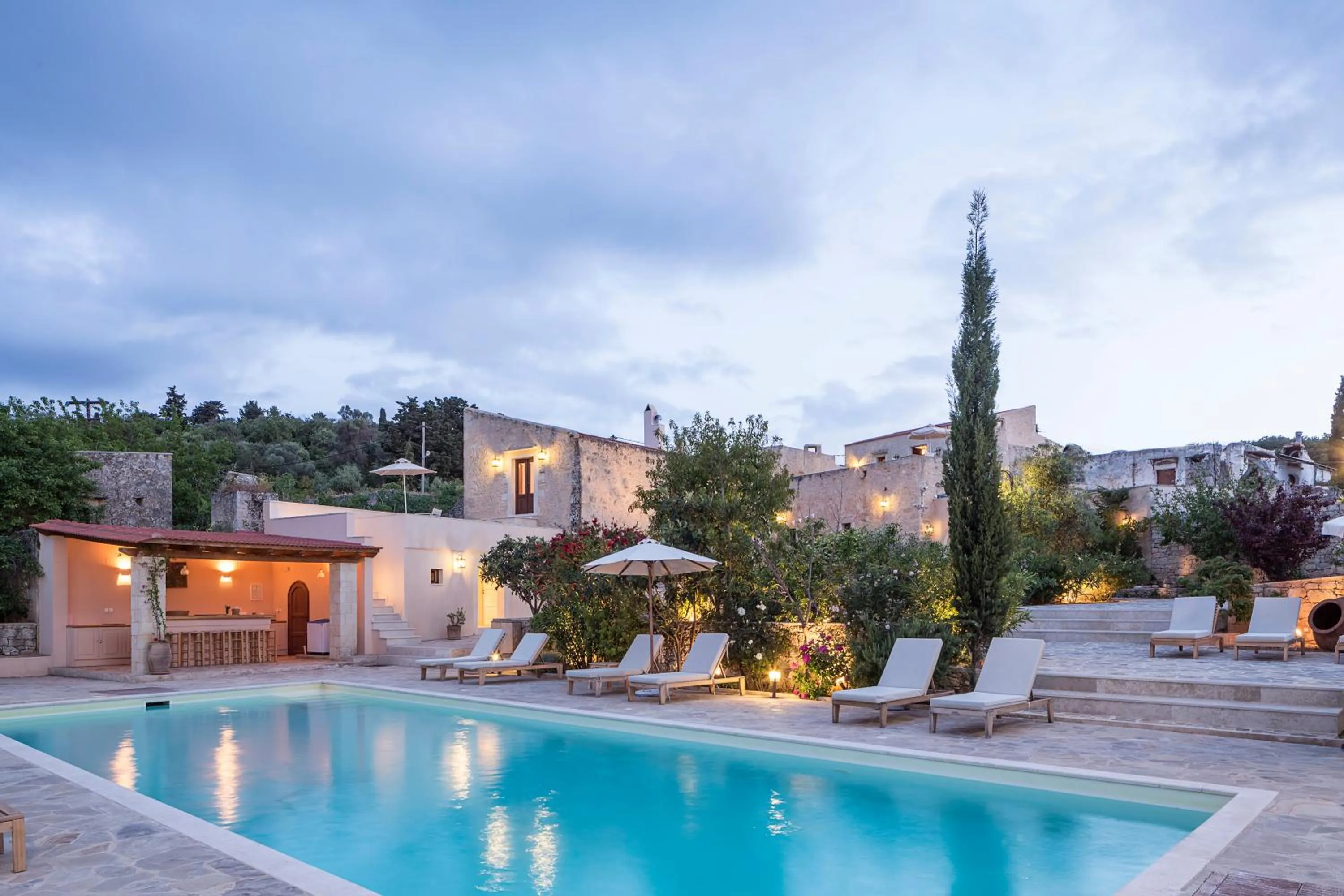 Swimming pool in Kapsaliana Village Hotel