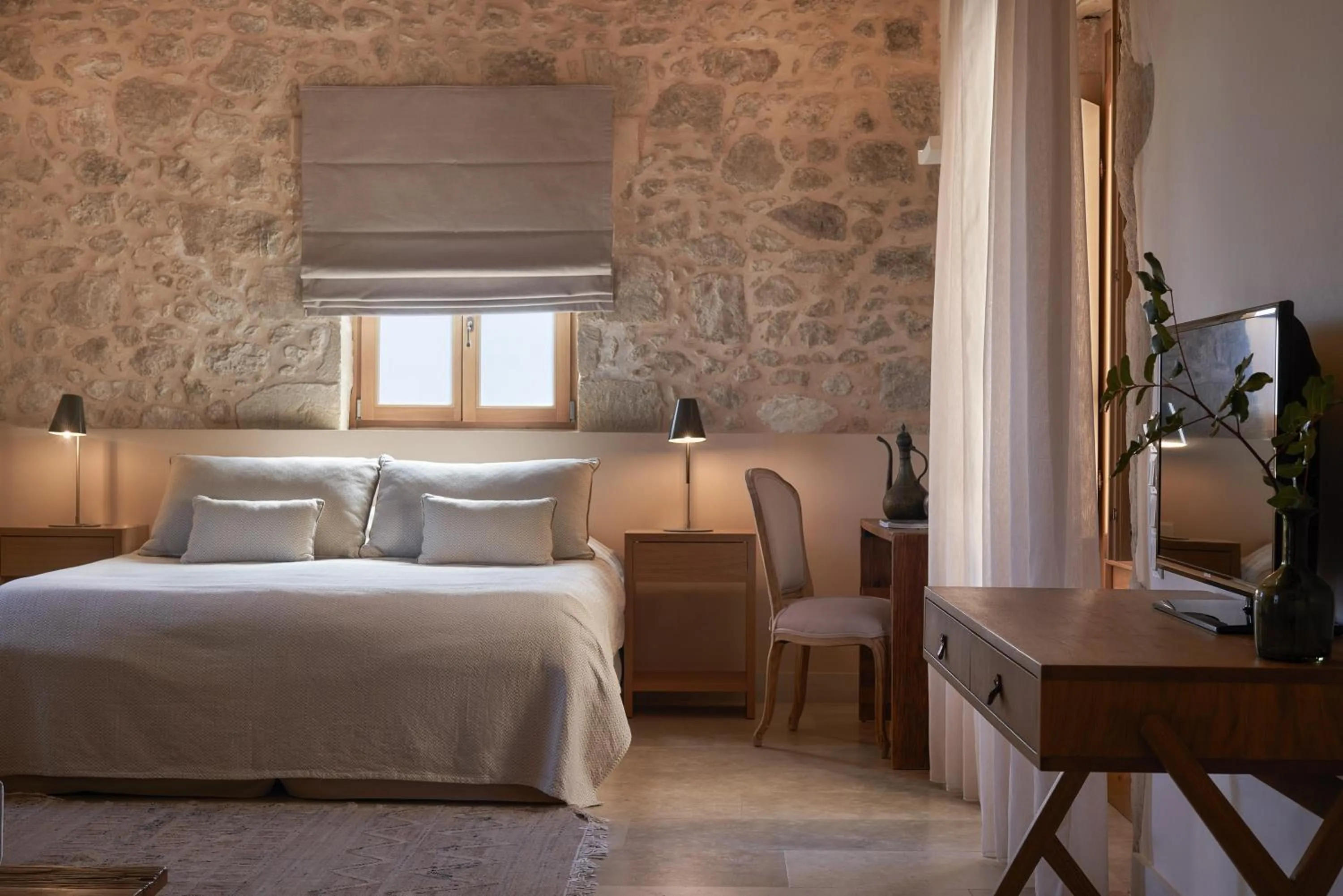 Bedroom, Bed in Kapsaliana Village Hotel