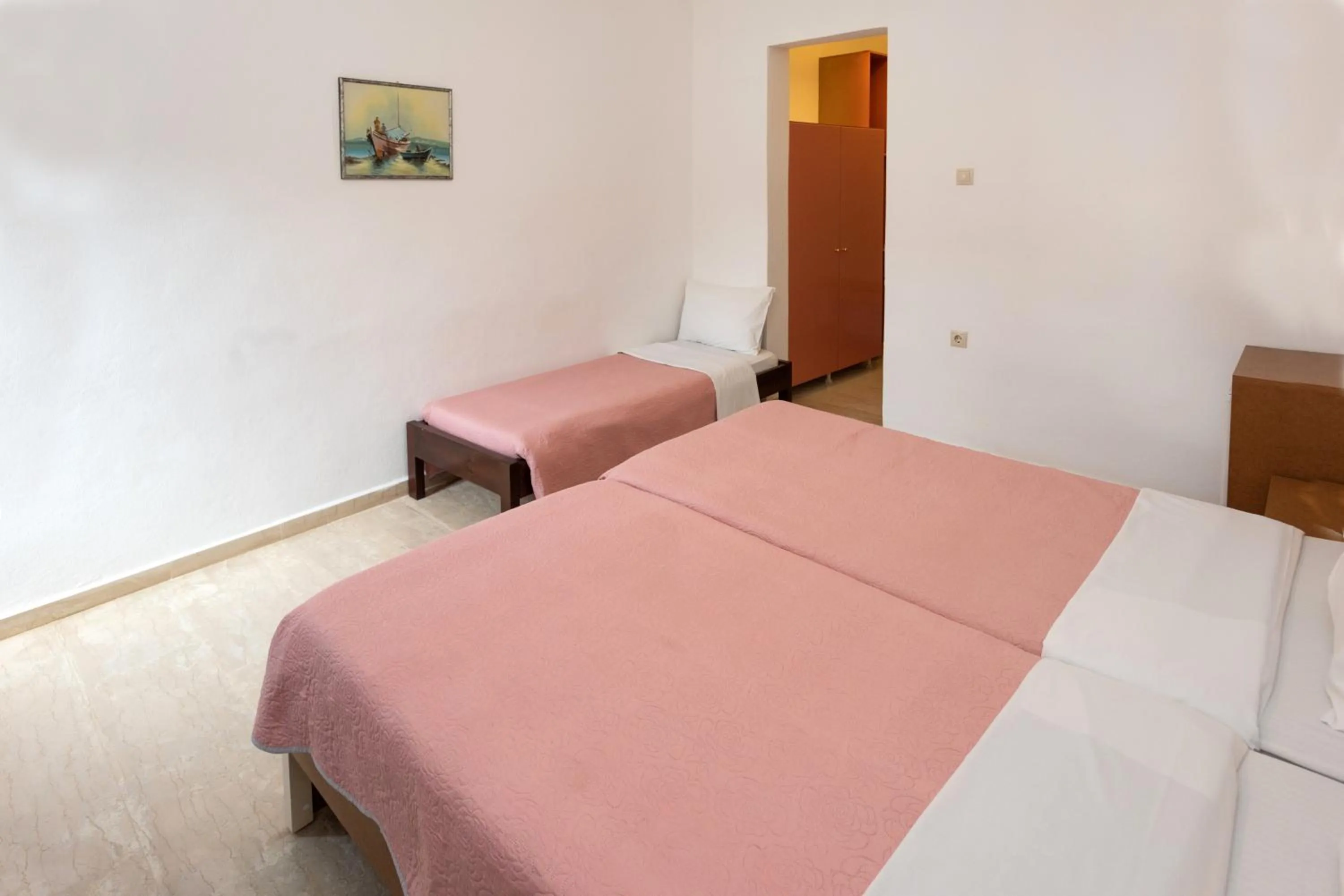 Bed in Hotel Coral Matala