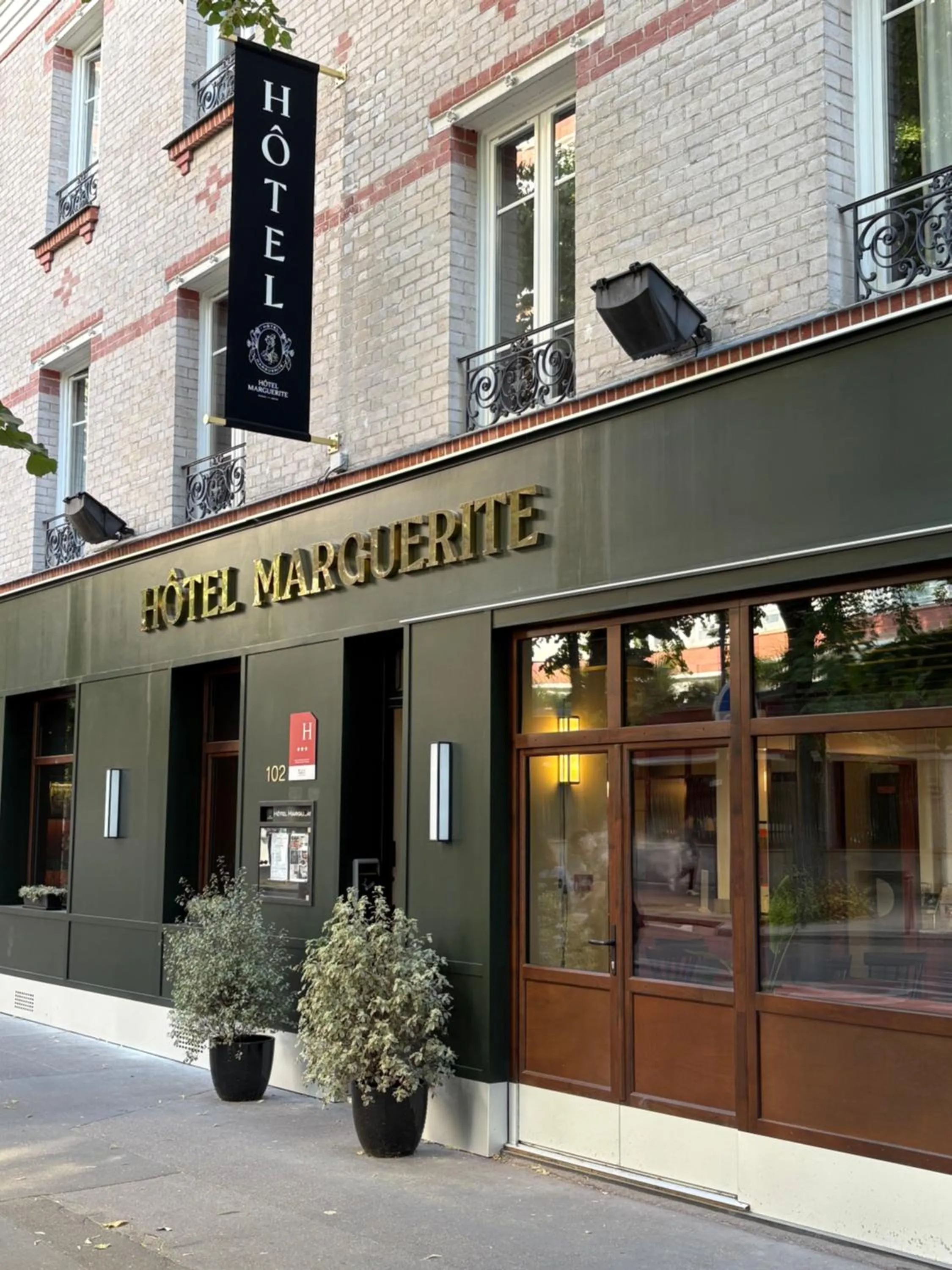 Facade/entrance in Hôtel Marguerite