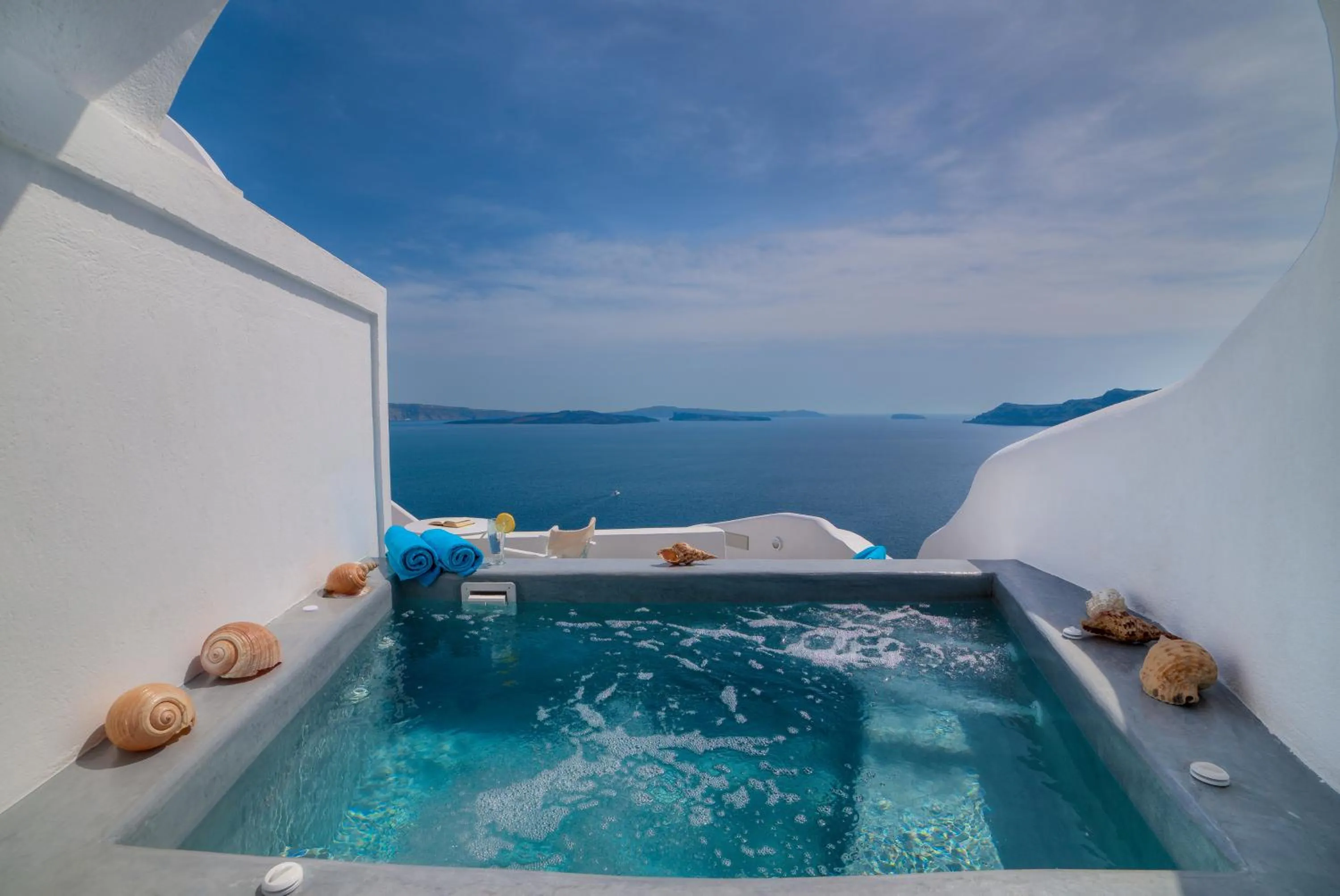 Day in Kima Oia Suites