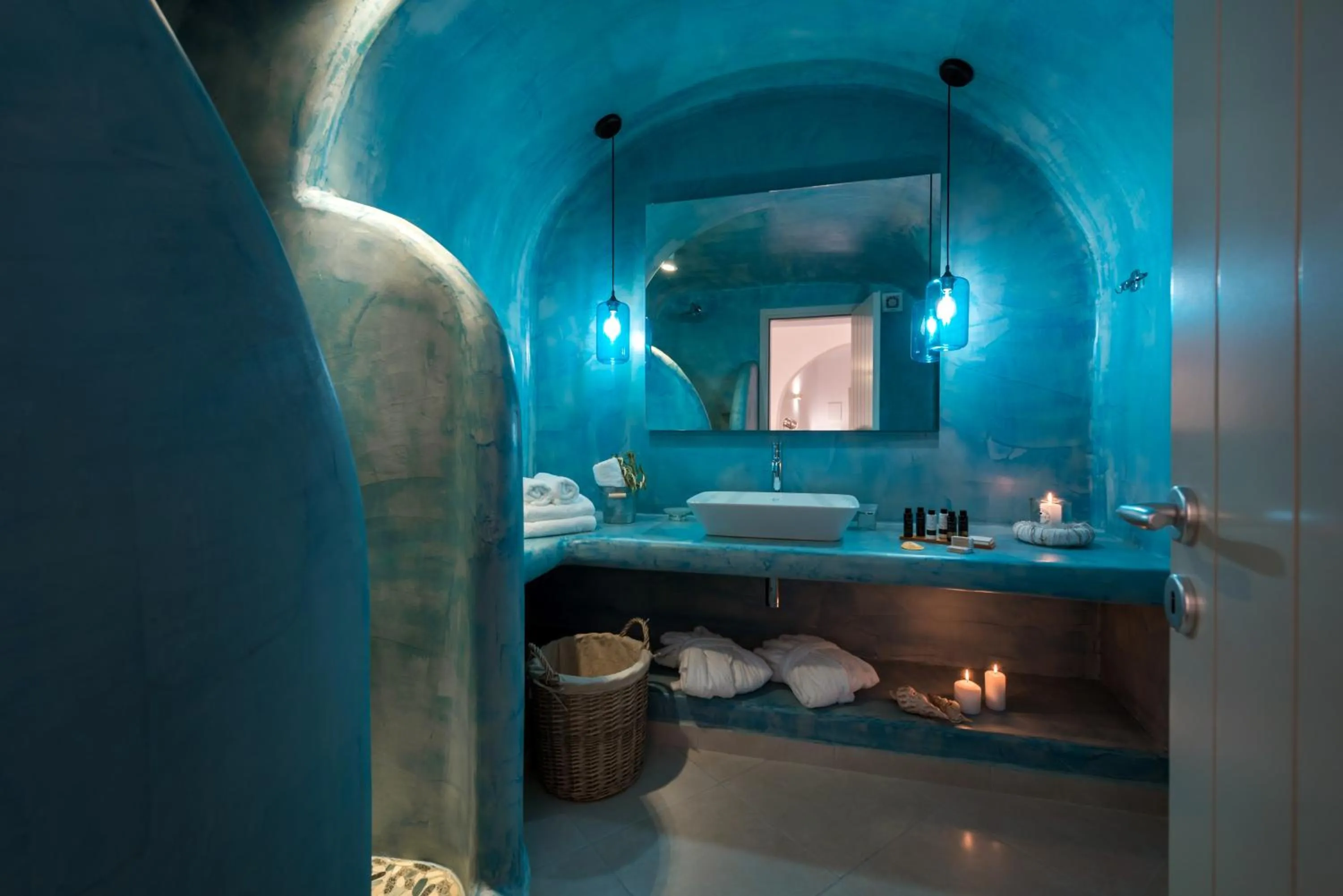 Shower, Bed in Kima Oia Suites