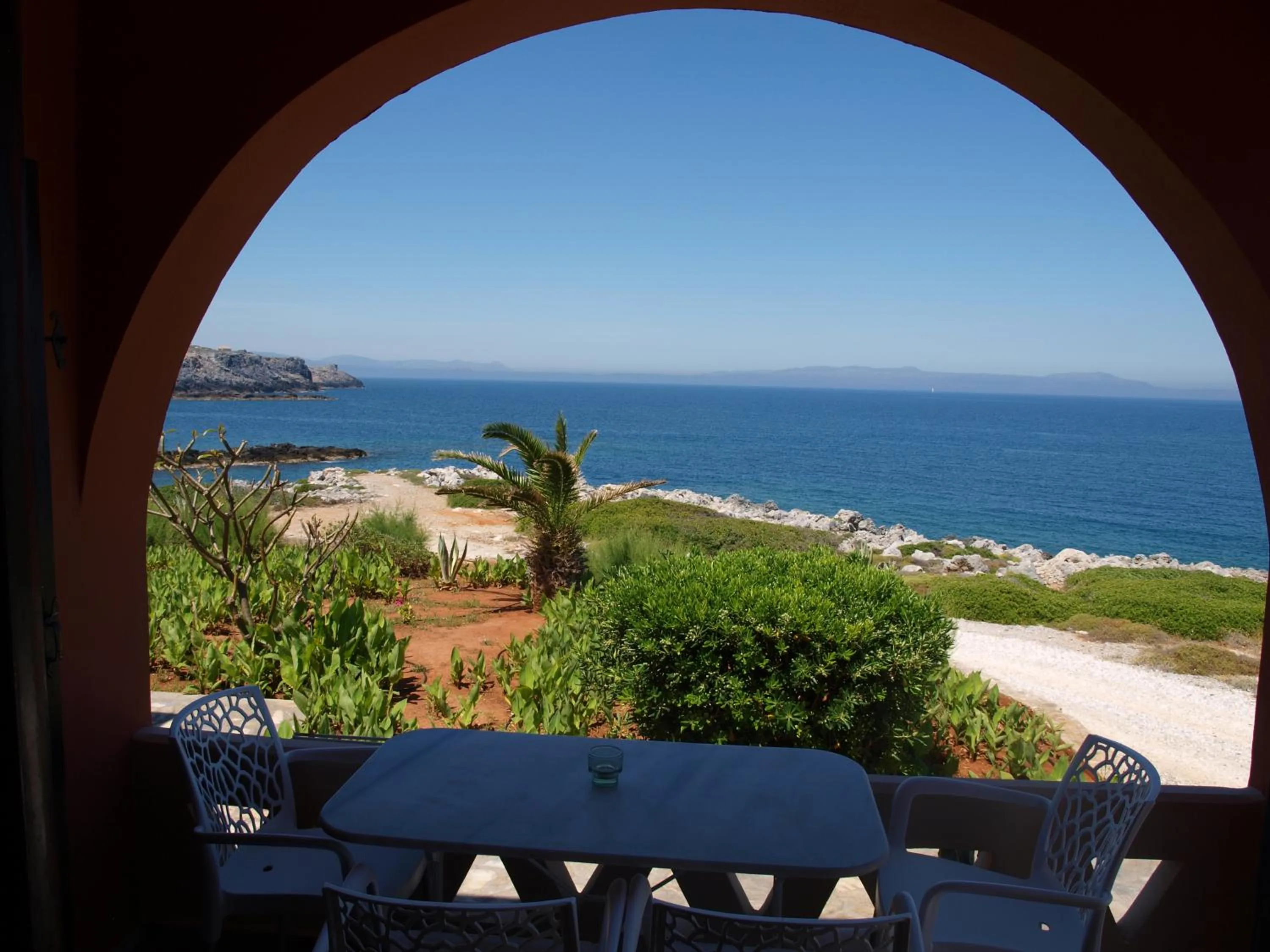 Dining area in Georgia Vicky Studios & Apartments