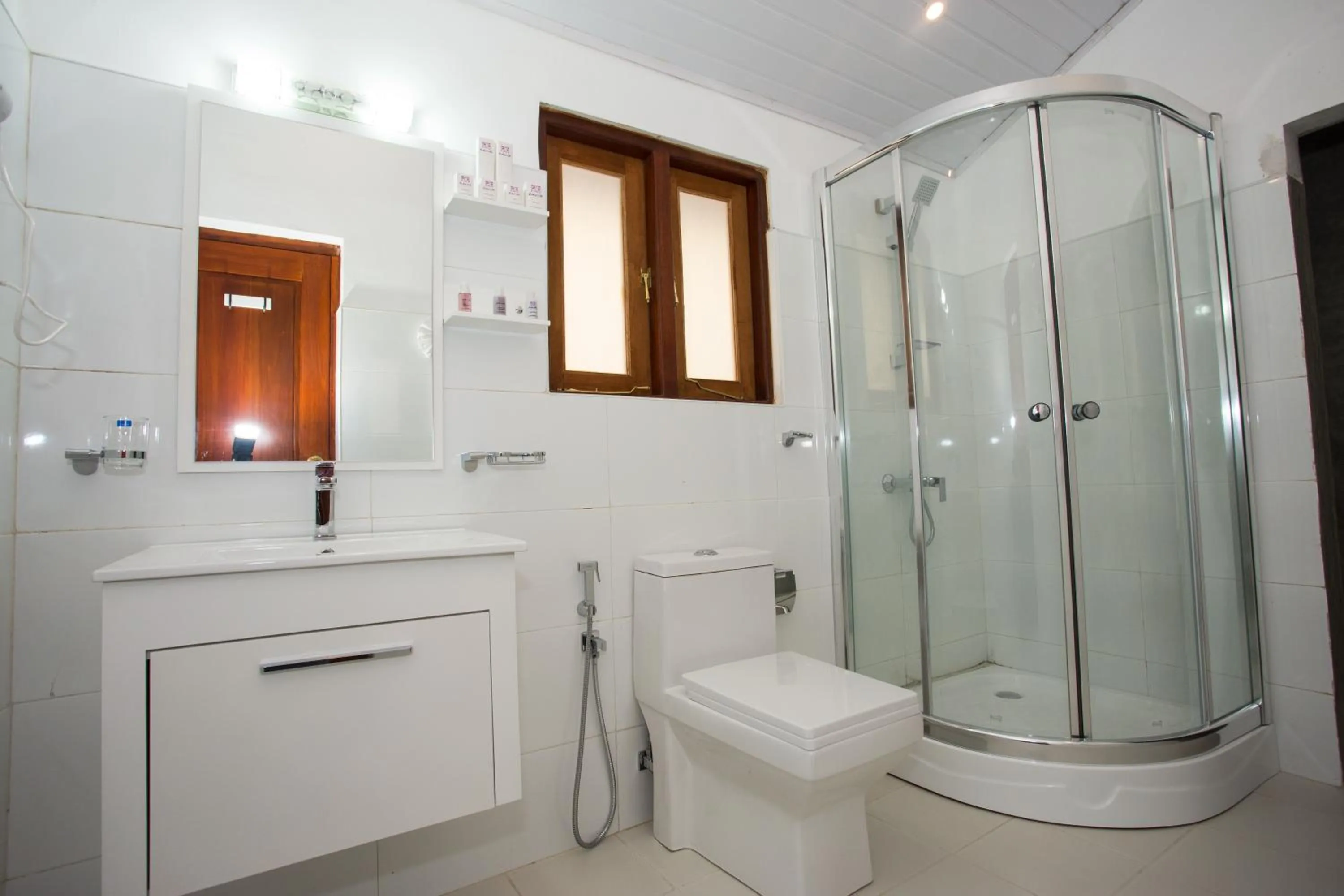 Shower in Orchid Villa Kandy