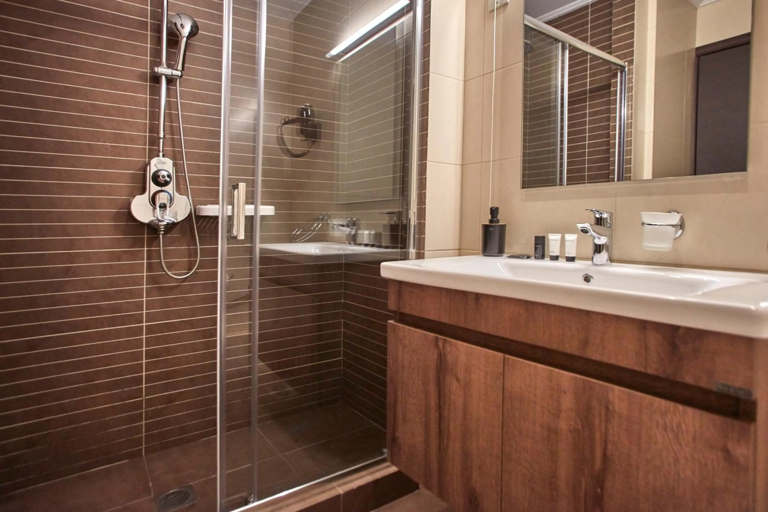 Shower in Athens Way Pop Art Hotel