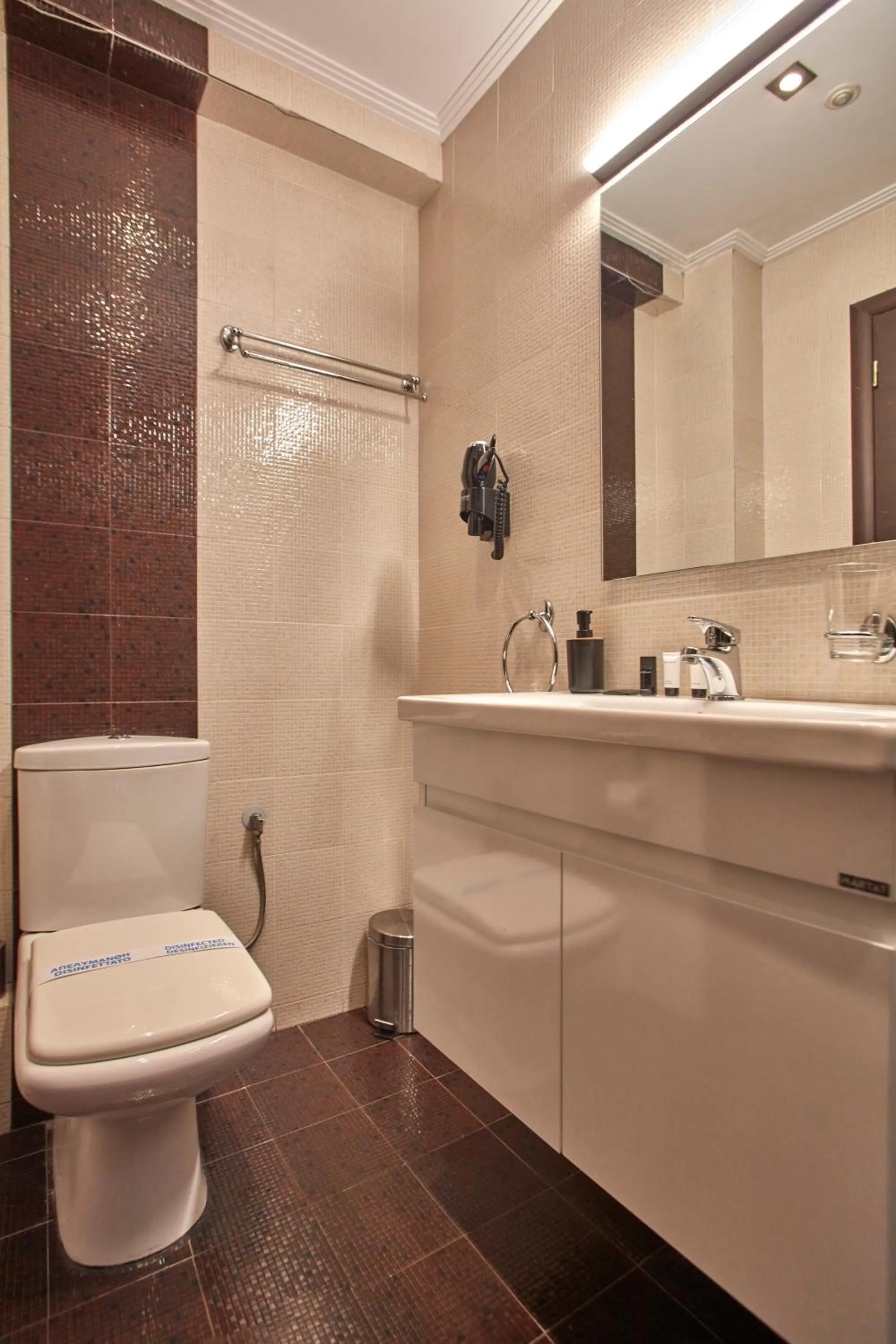 Shower in Athens Way Pop Art Hotel