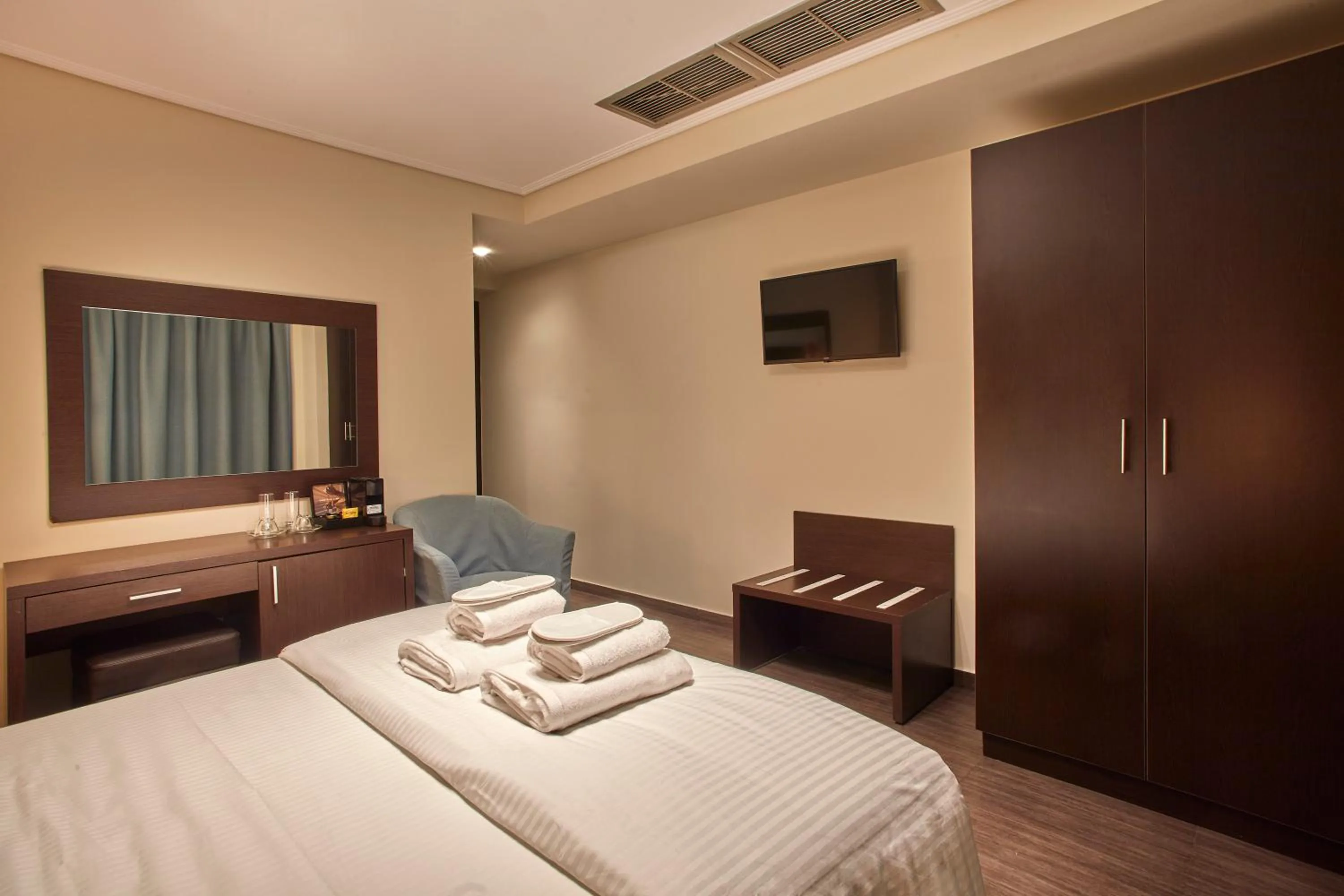 Bed in Athens Way Pop Art Hotel