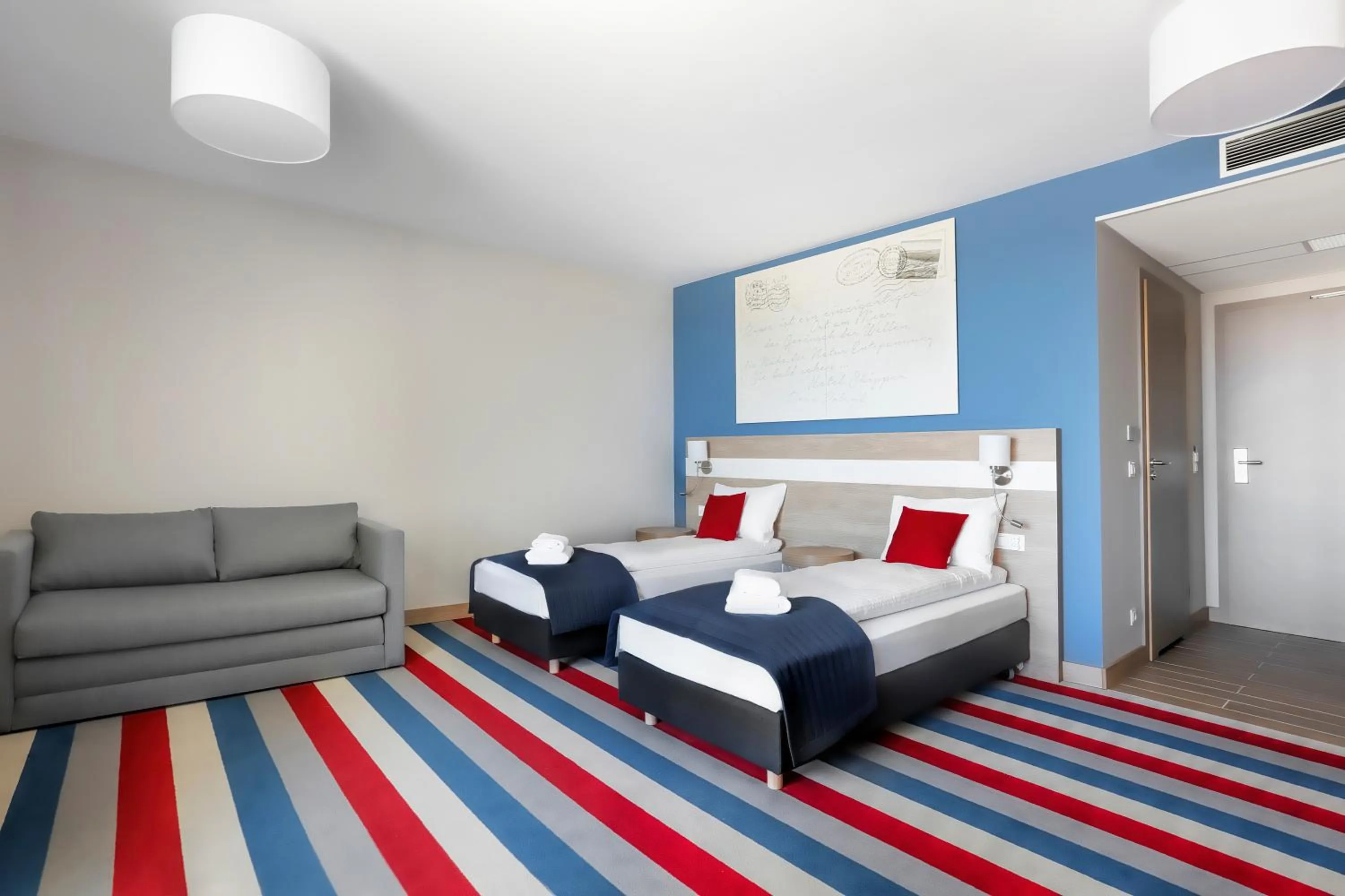 Photo of the whole room, Bed in Hotel Skipper