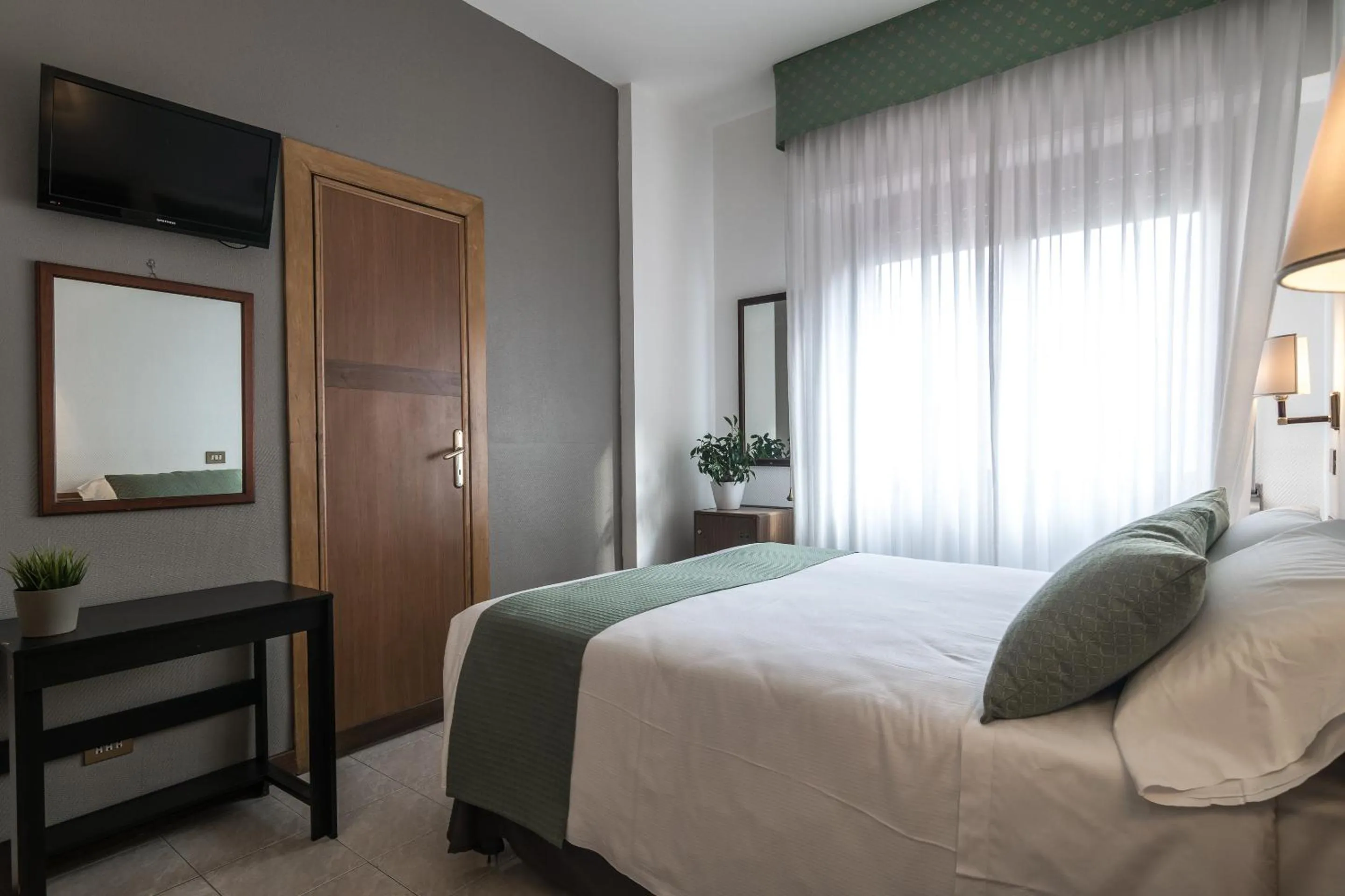 Bed in Hotel Pacific