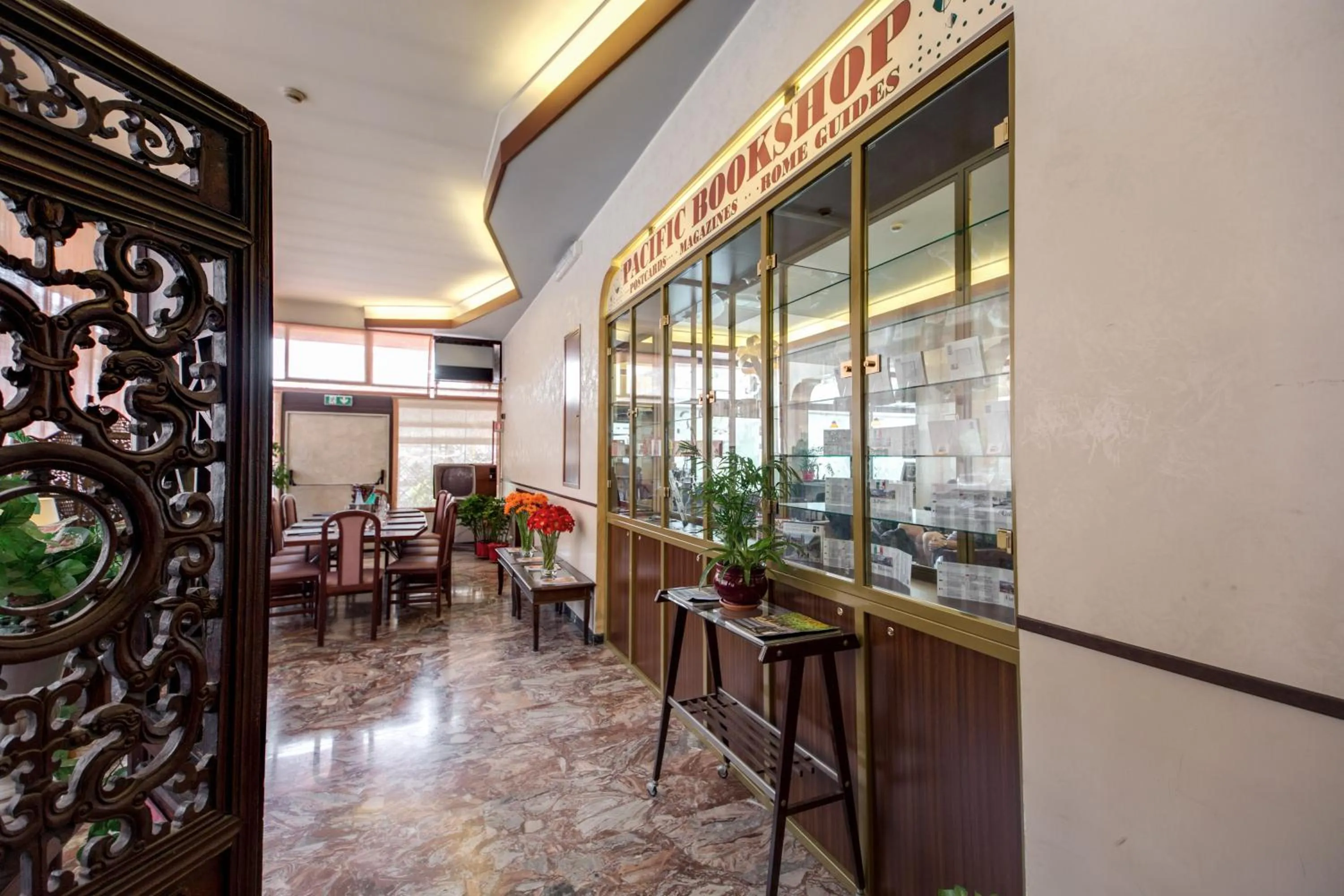 Lounge or bar in Hotel Pacific