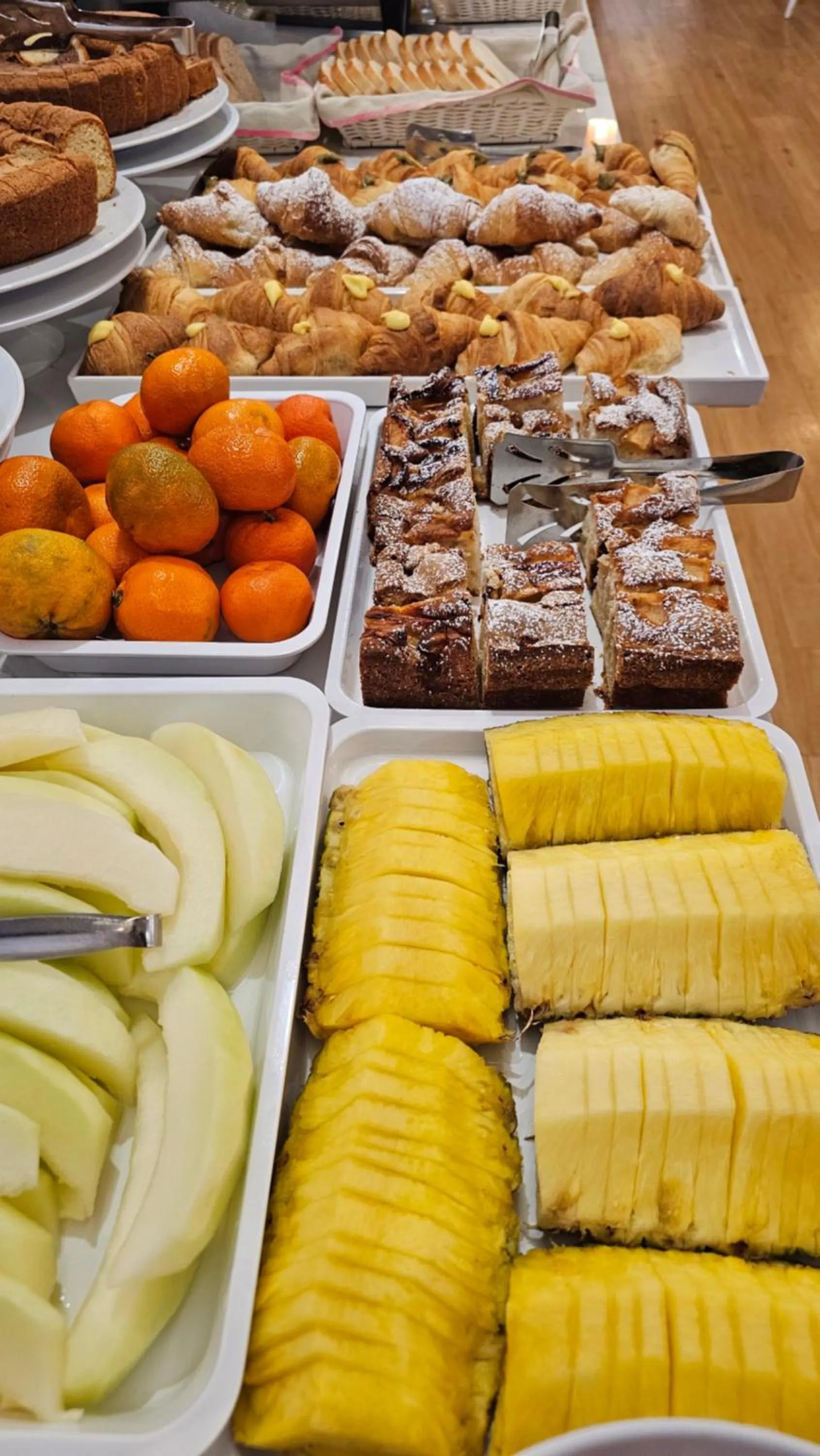 Breakfast in Hotel Pacific