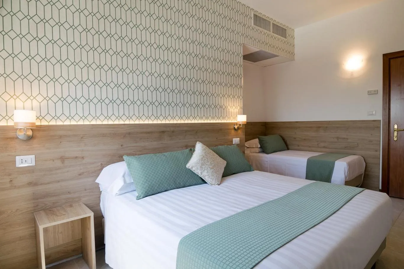 Bed in Hotel Pacific