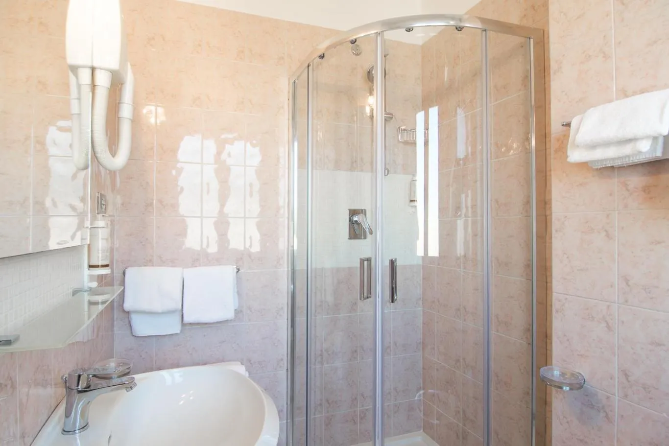 Bathroom in Hotel Pacific