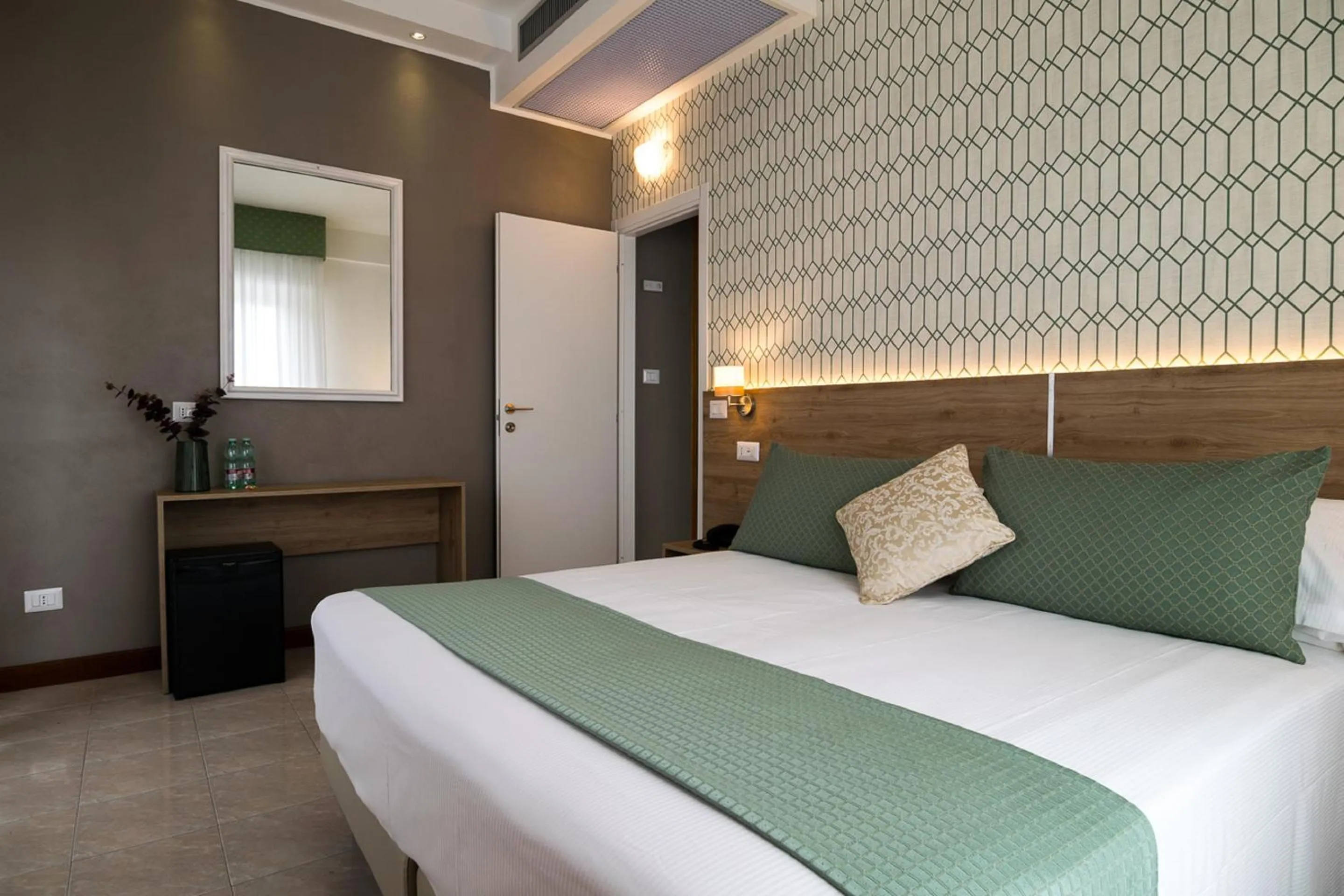 Bed in Hotel Pacific