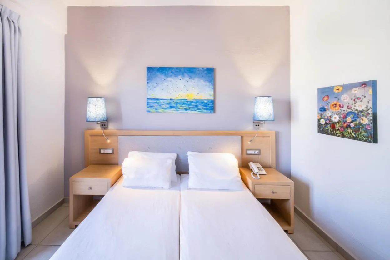 Bed in Sergiani Garden Hotel Apartments