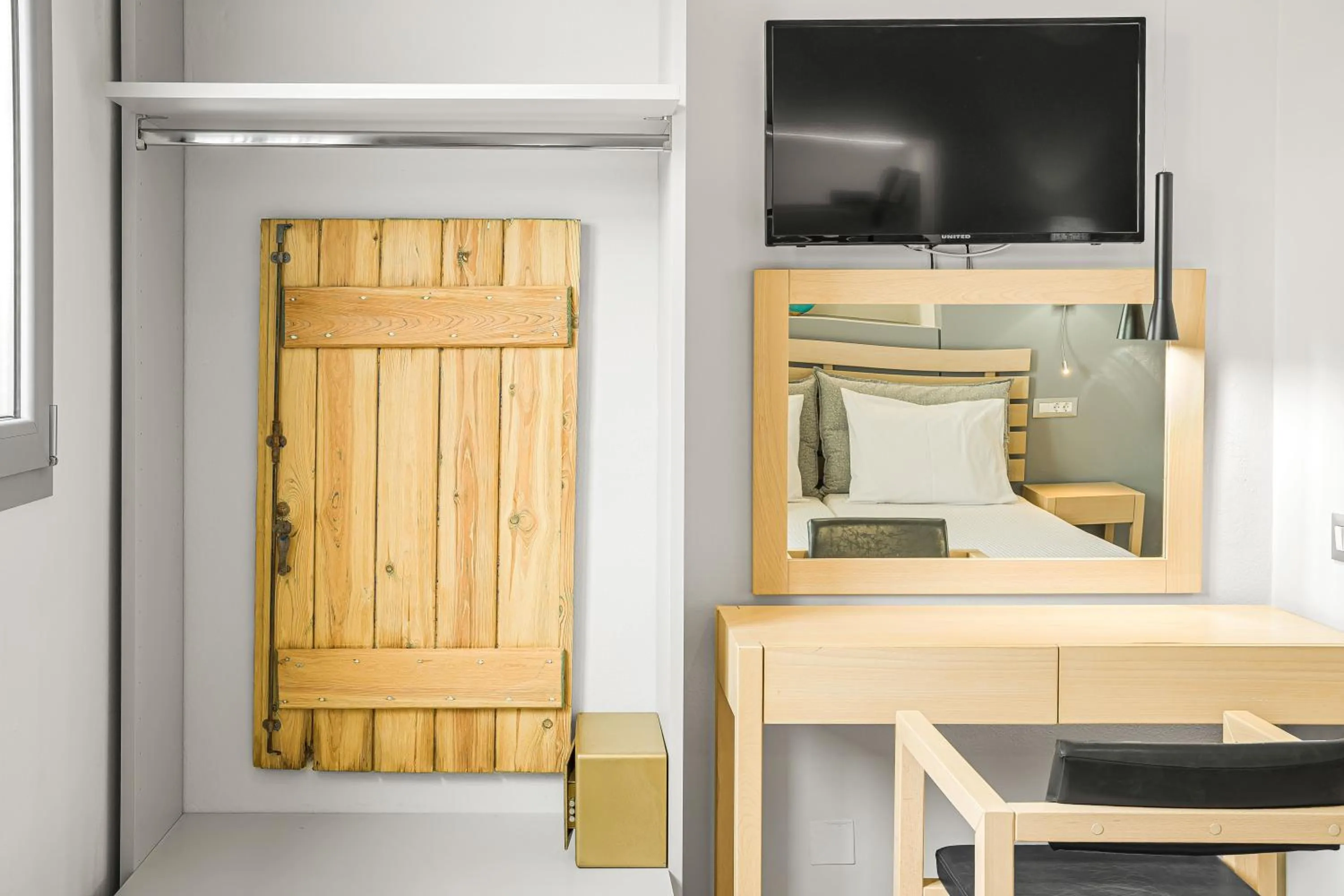 TV and multimedia in Sergiani Garden Hotel Apartments