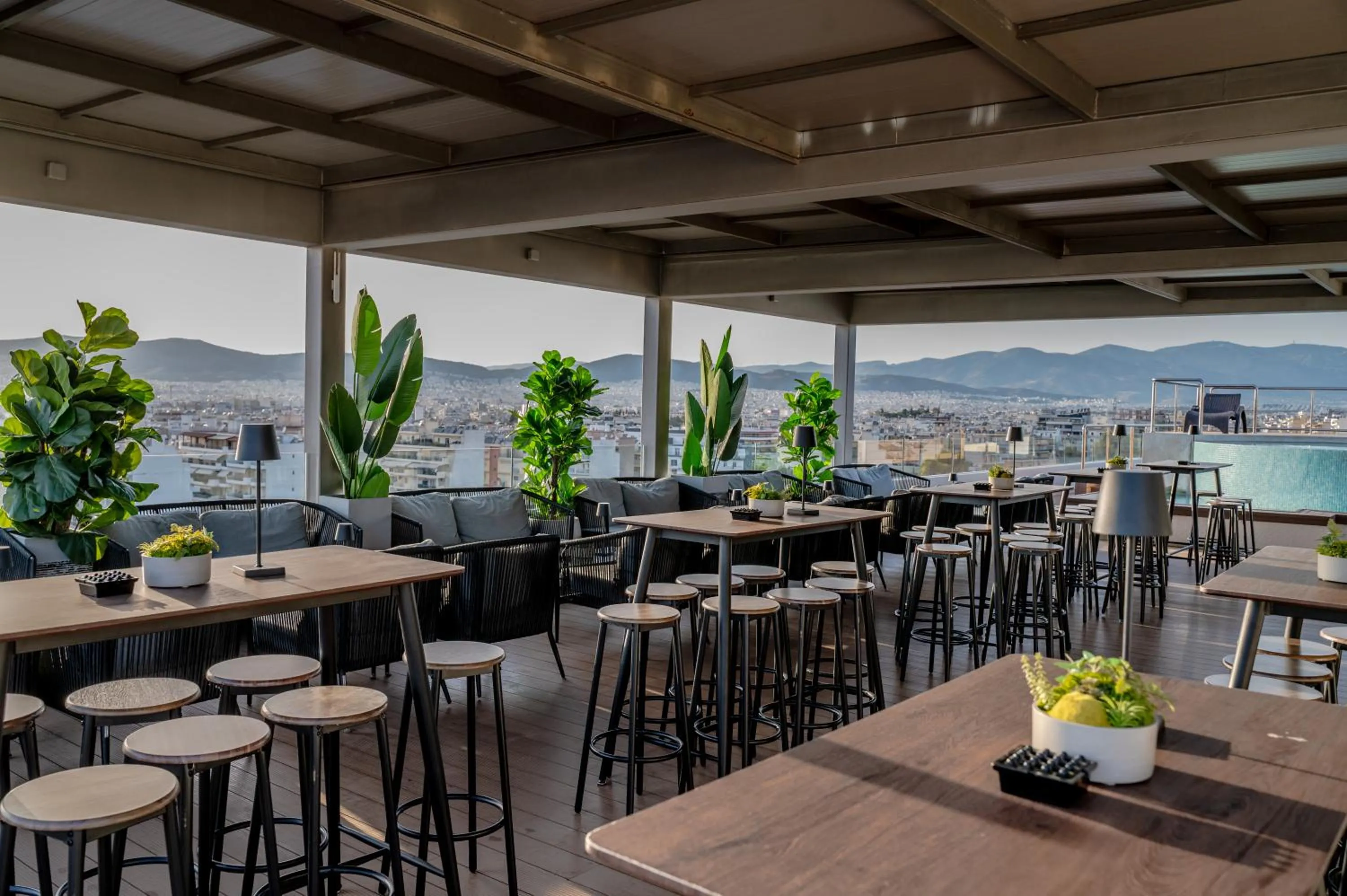 Restaurant/places to eat in Candia Hotel