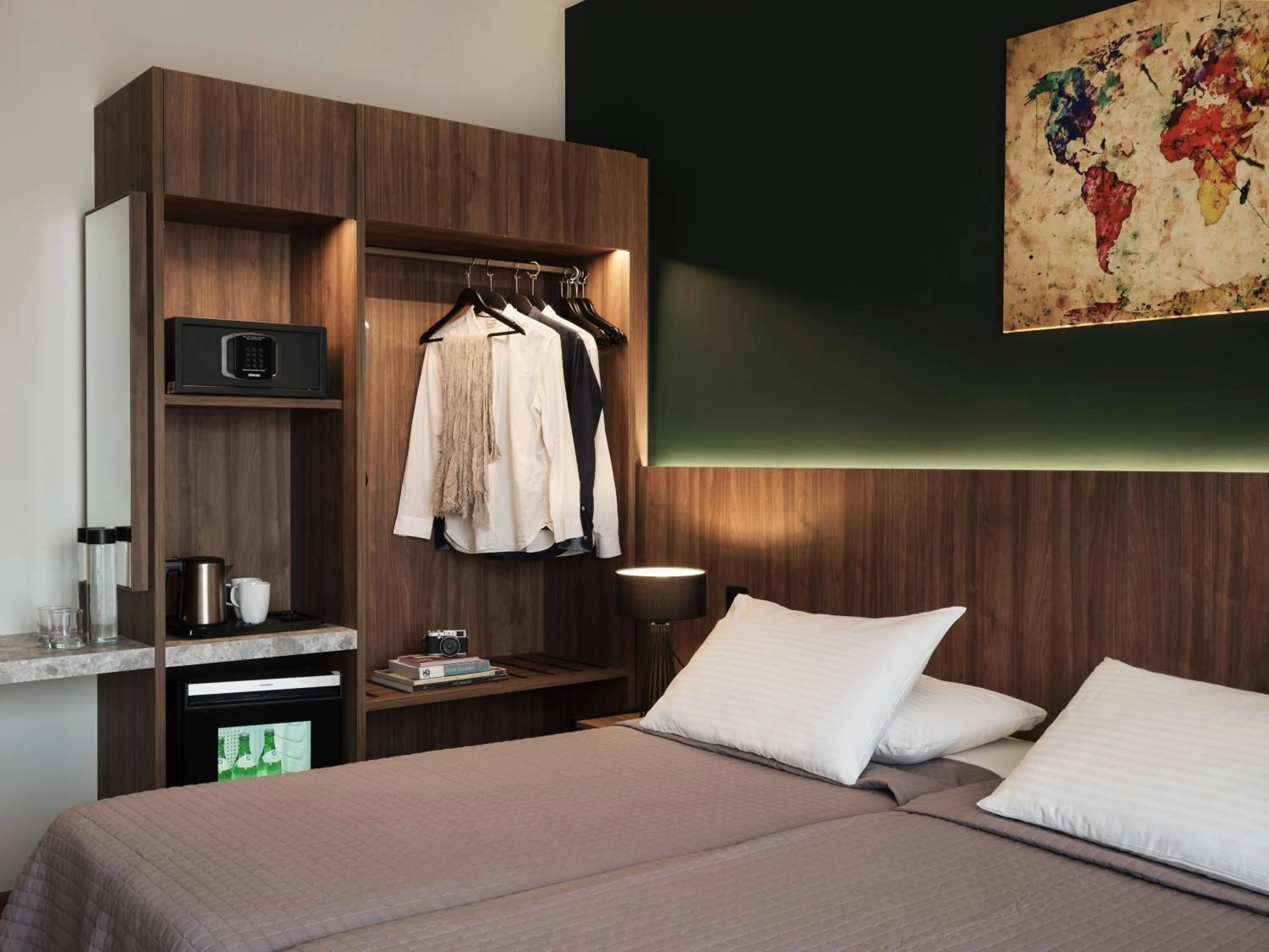 Coffee/tea facilities, Bed in Candia Hotel