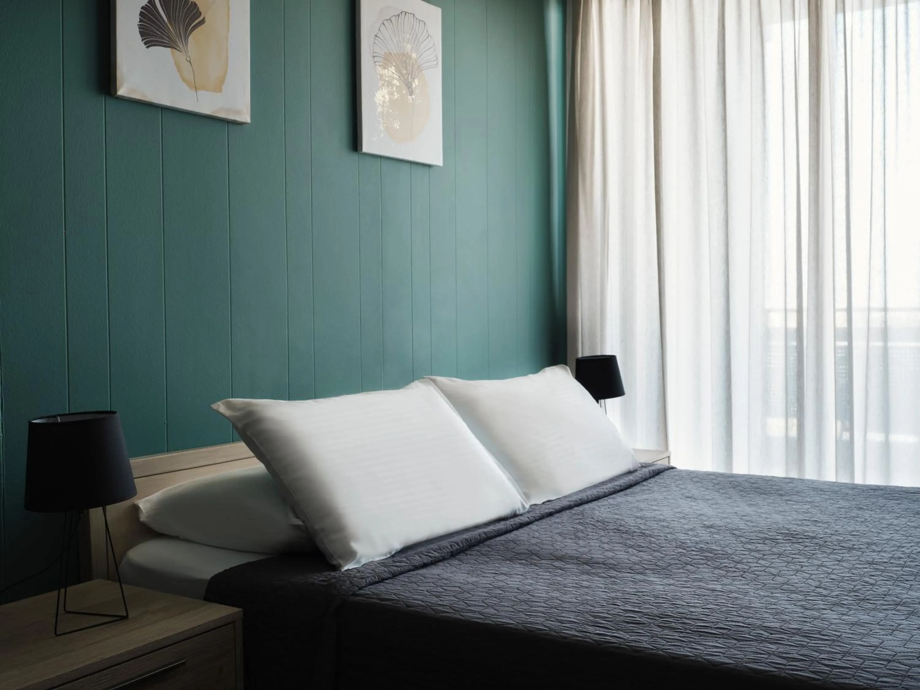 Bedroom, Bed in Candia Hotel