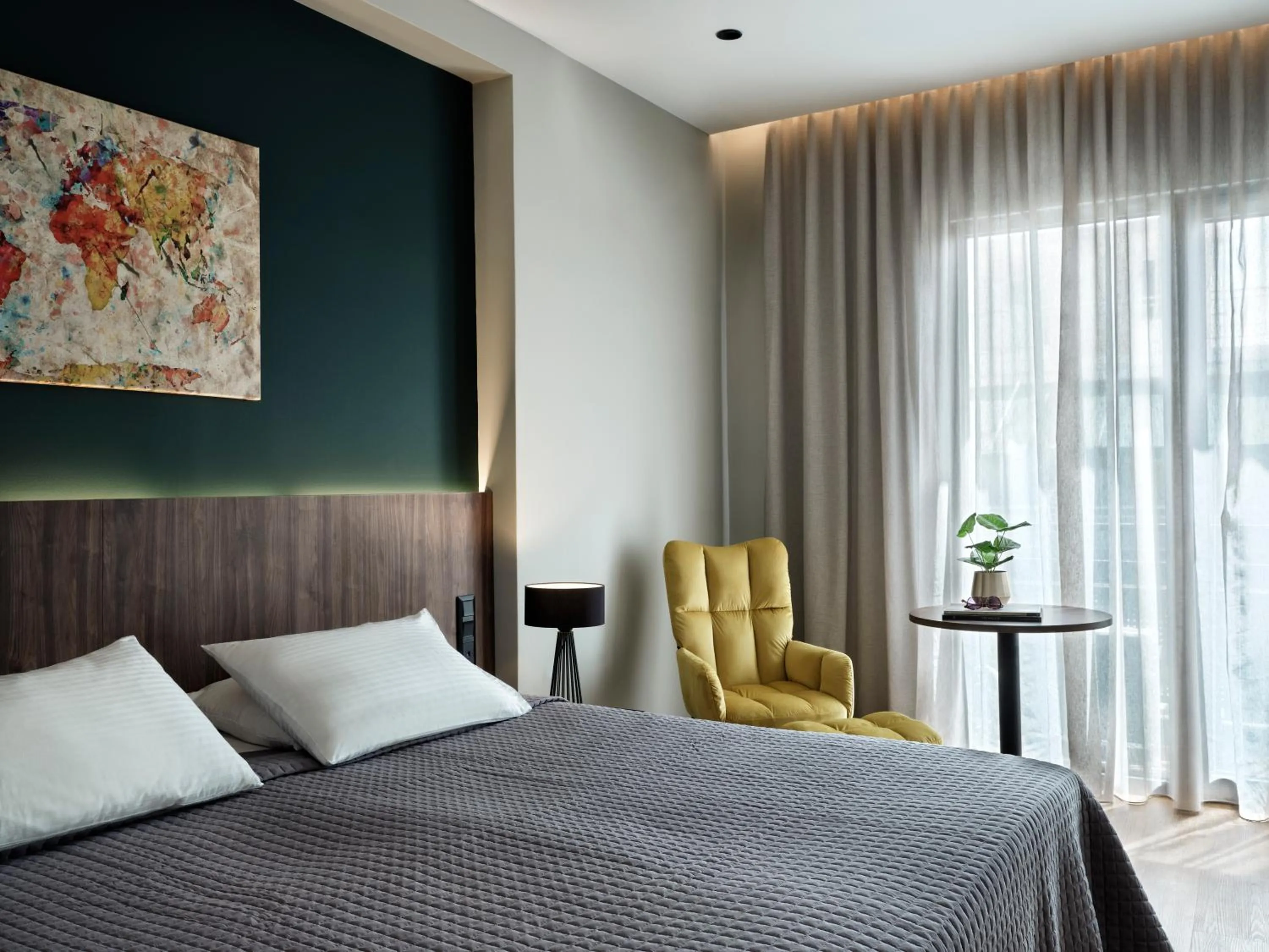 Bedroom, Bed in Candia Hotel