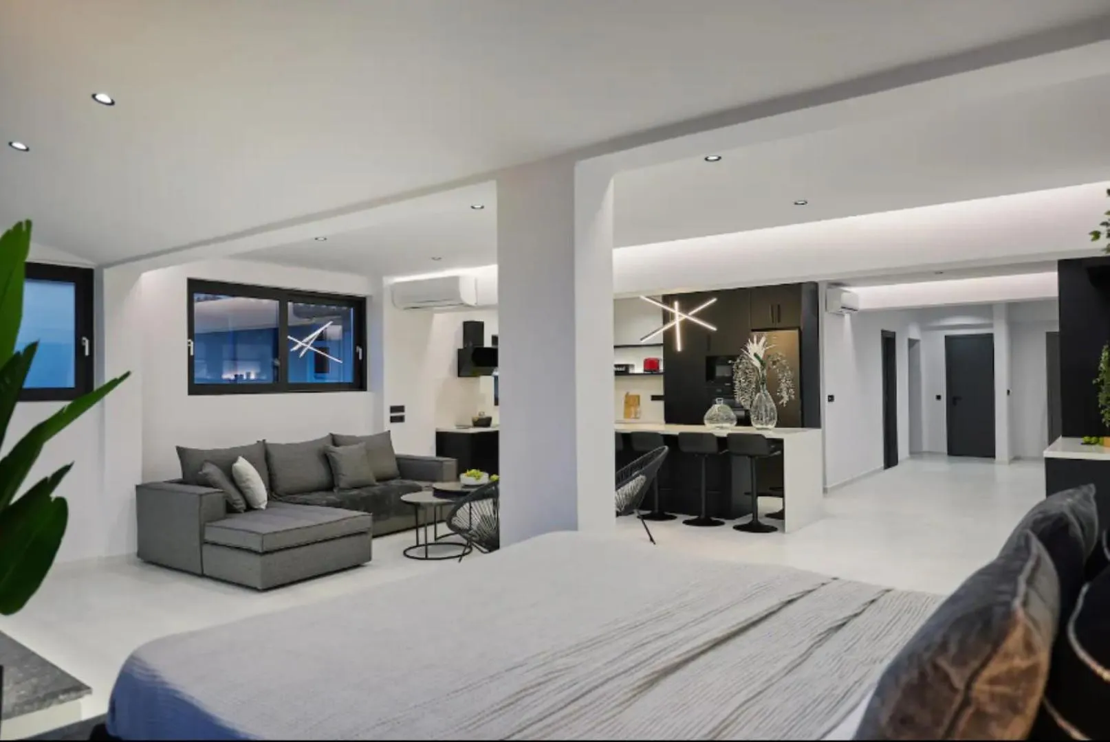 Living room, Bed in Iniohos Zante Hotel & Suites