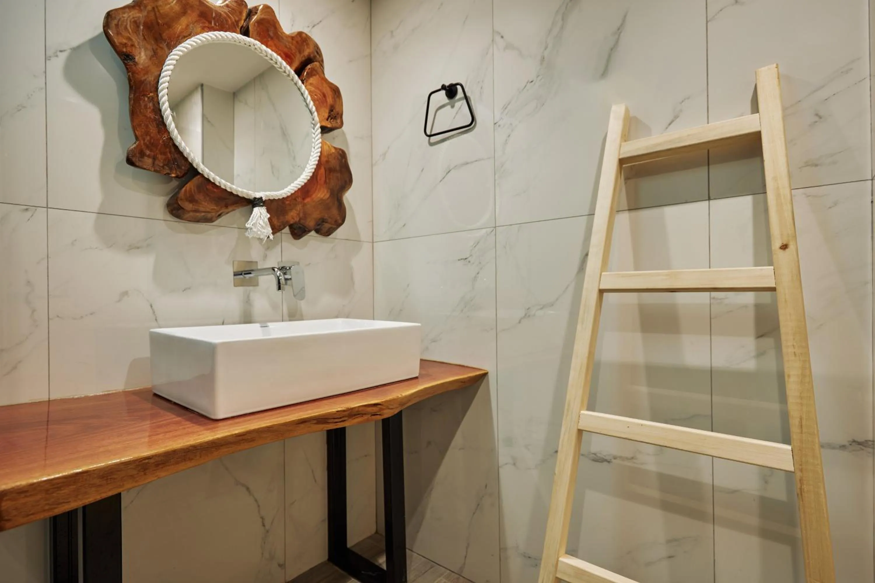 Shower in Iniohos Zante Hotel & Suites