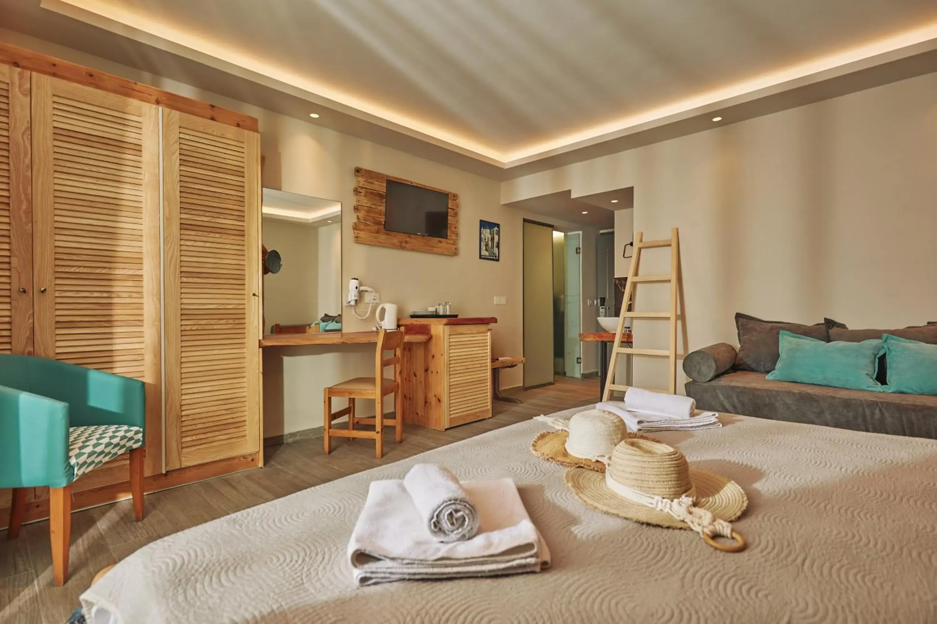 Superior Triple Room with Parking View in Iniohos Zante Hotel & Suites Superior Triple Room with Parking View in Iniohos Zante Hotel & Suites