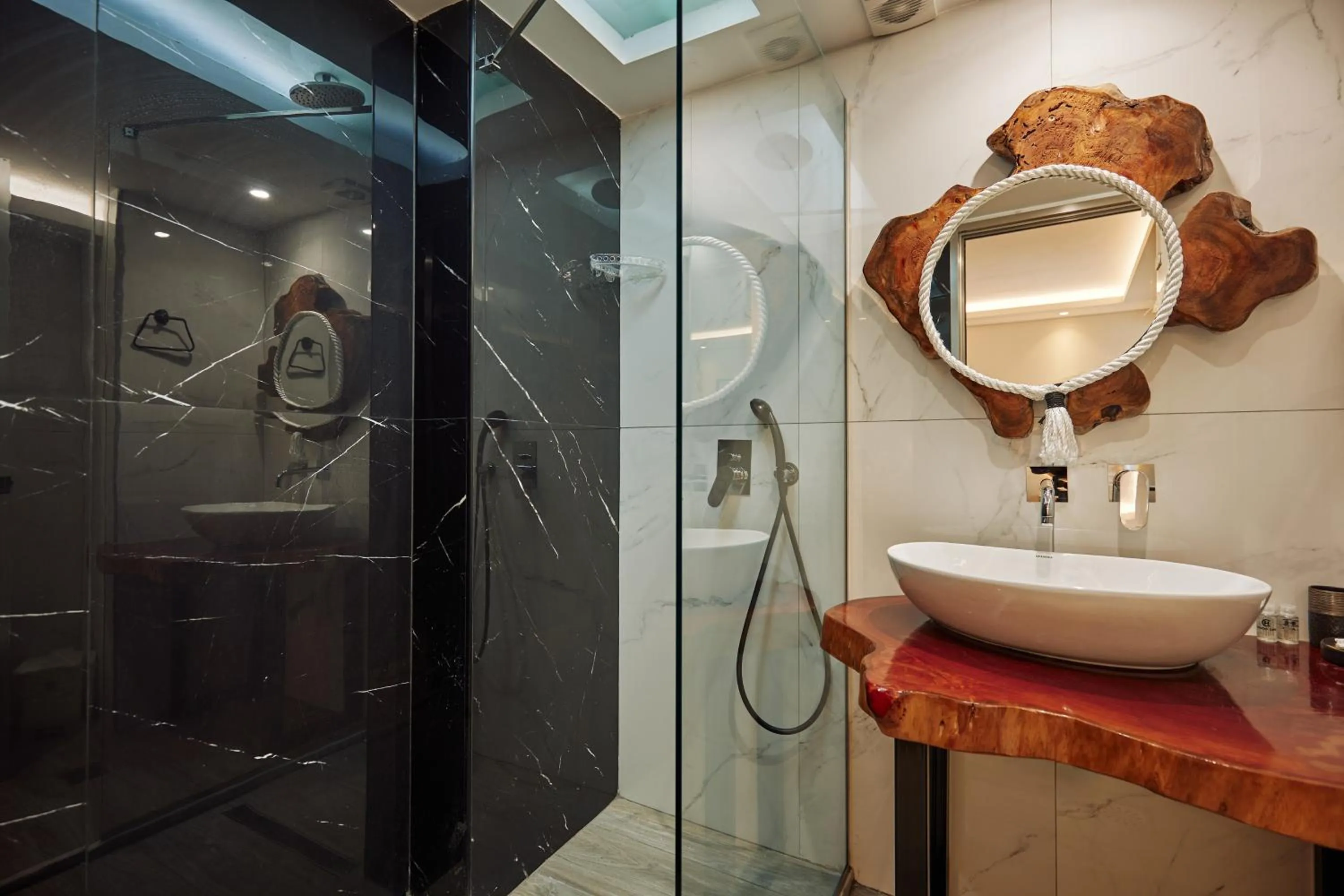 Shower in Iniohos Zante Hotel & Suites