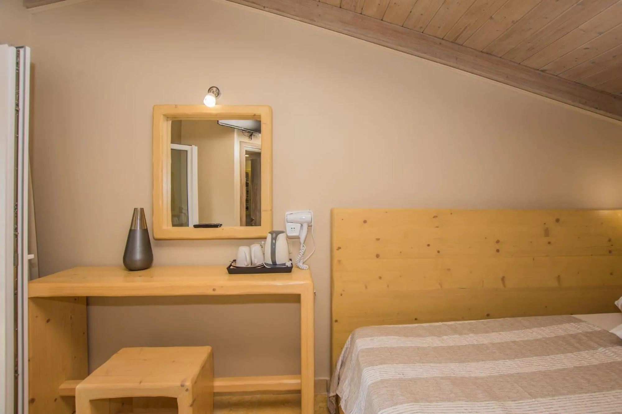 Bedroom, Bed in Iniohos Zante Hotel & Suites