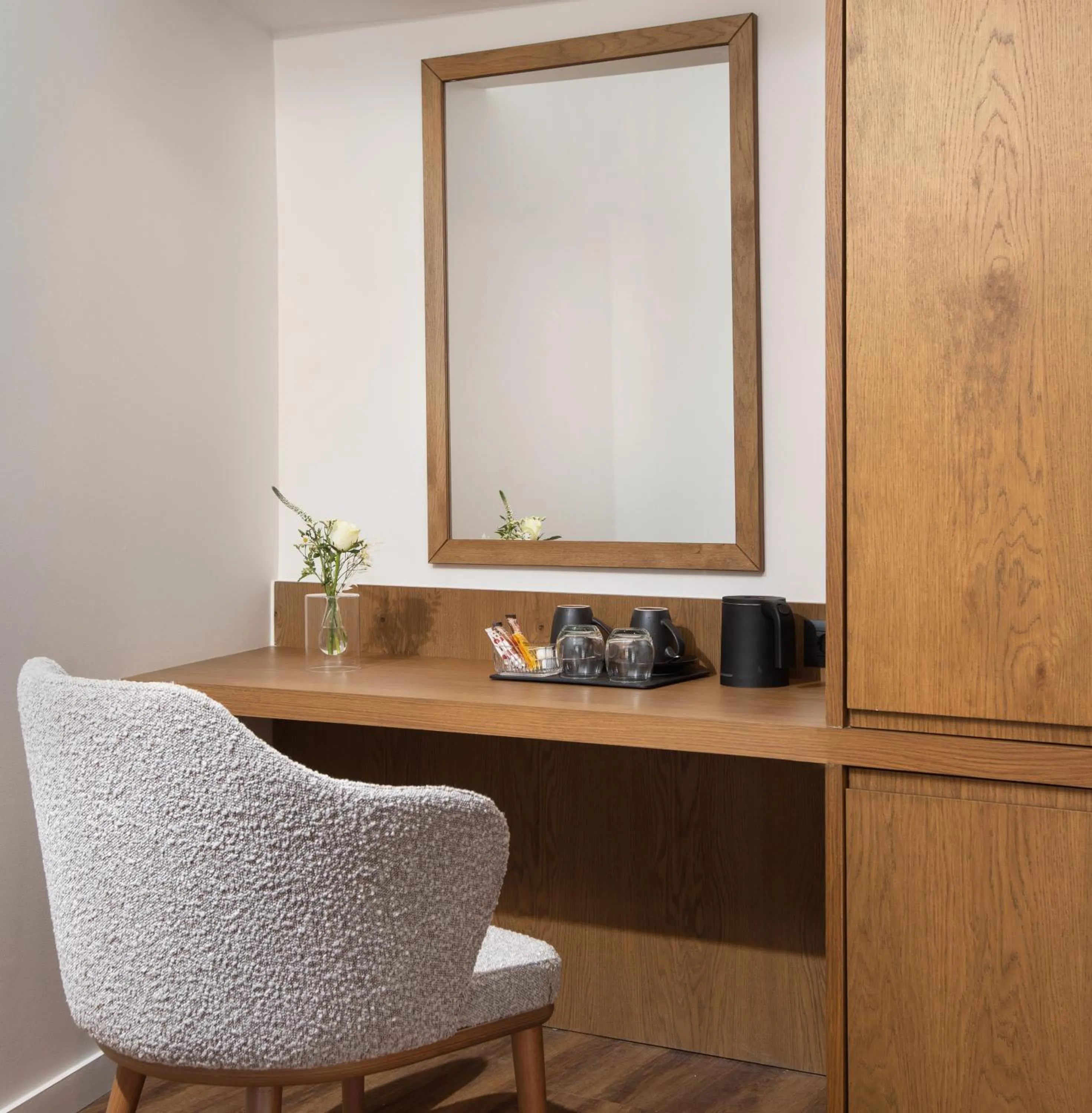 wardrobe in Kos Divine Hotel & Suites