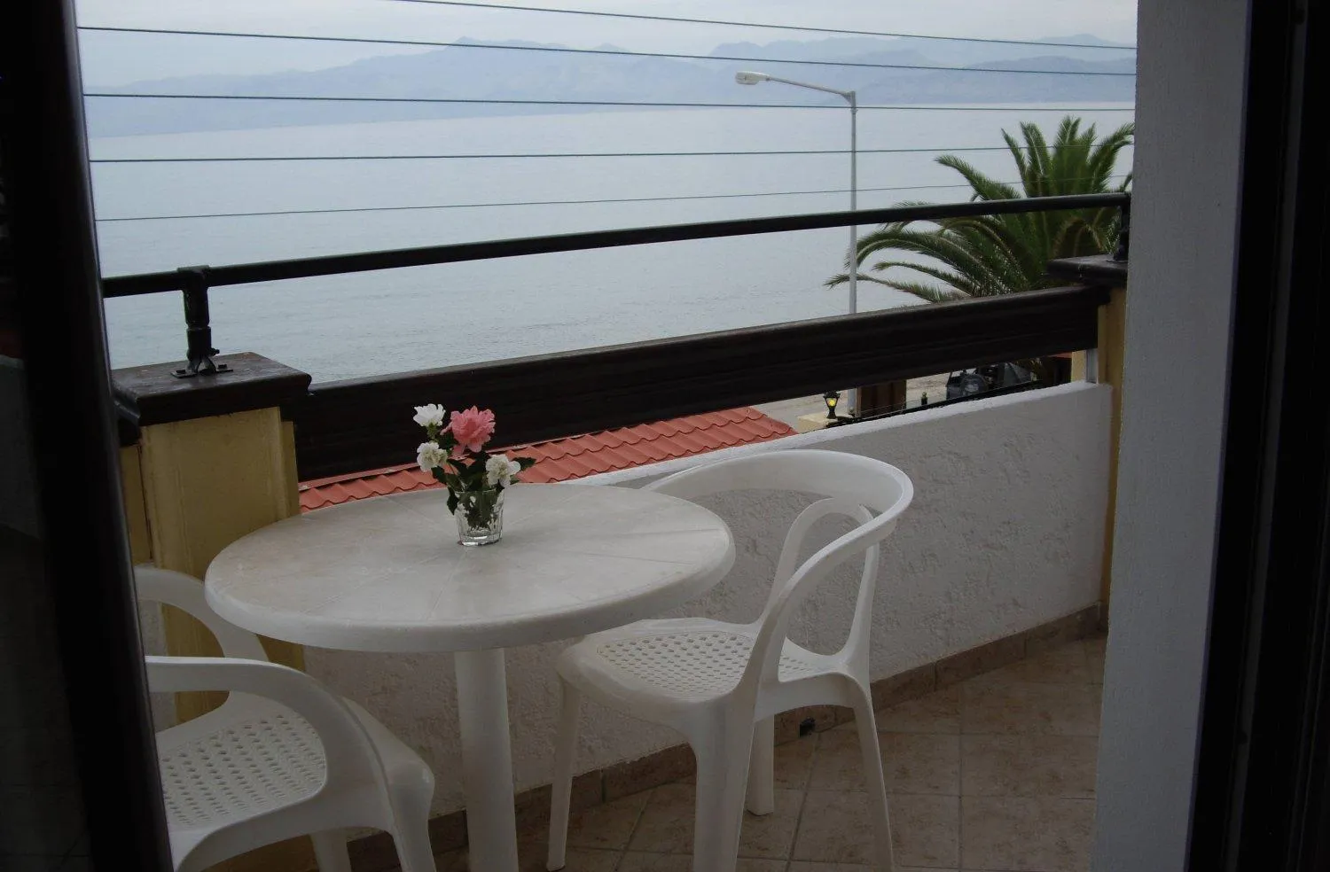 Balcony/Terrace in Ninos On The Beach Hotel